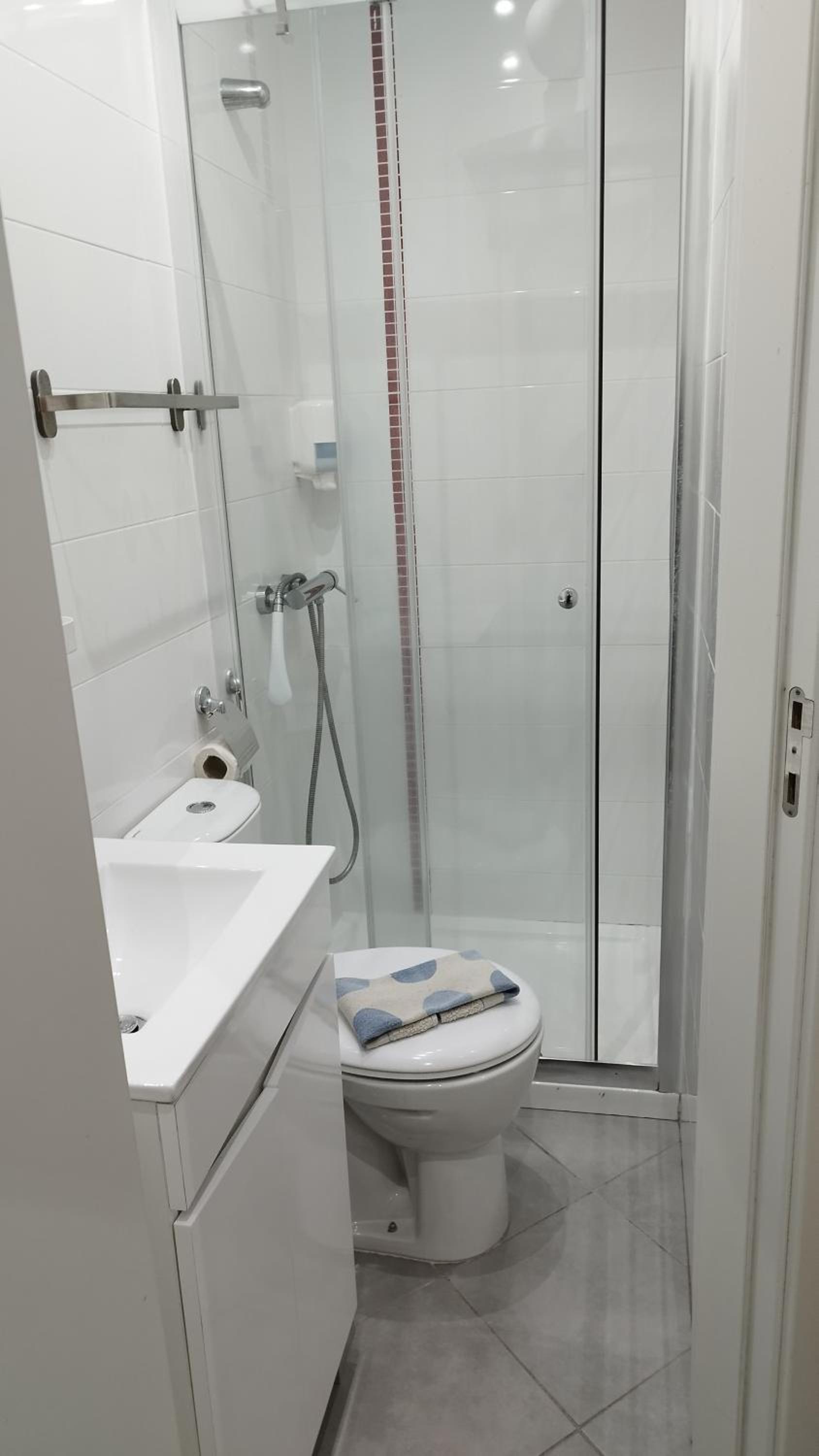 One-Bedroom Apartment - Photo 13