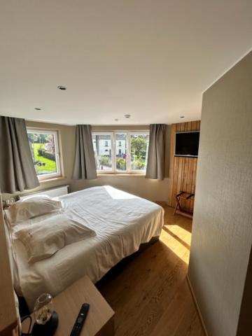 Four-Bedroom House photo 1