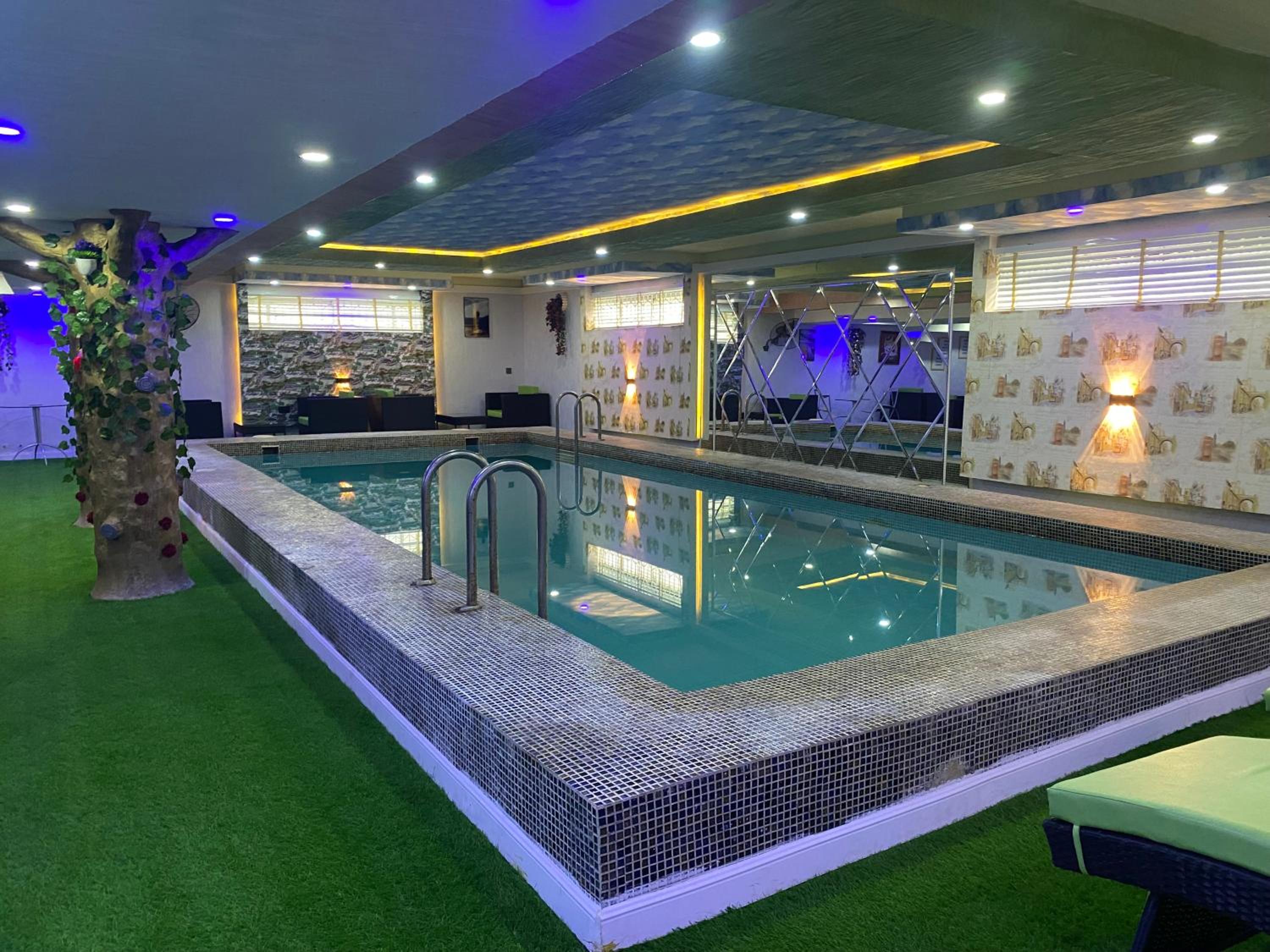 Executive Suite photo 3