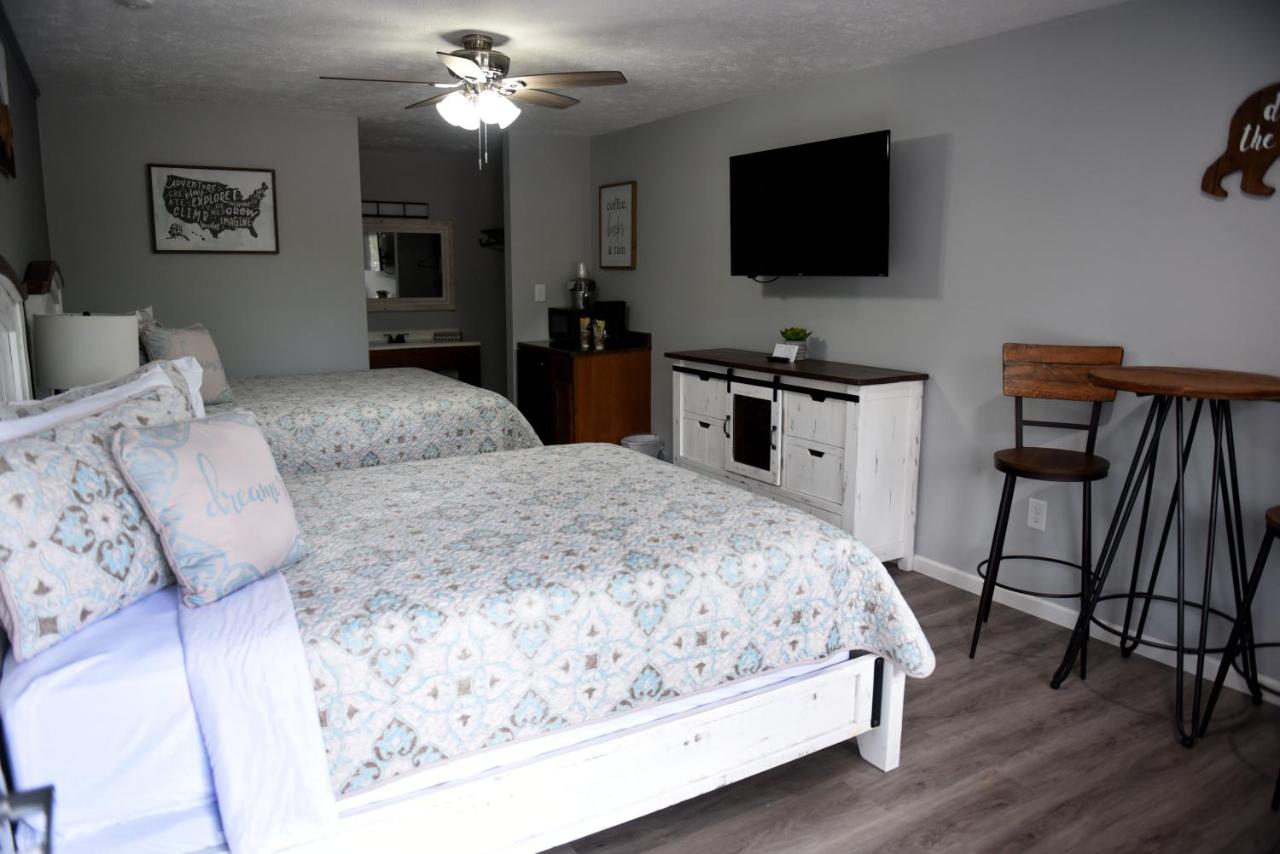Queen room with 2 queen beds