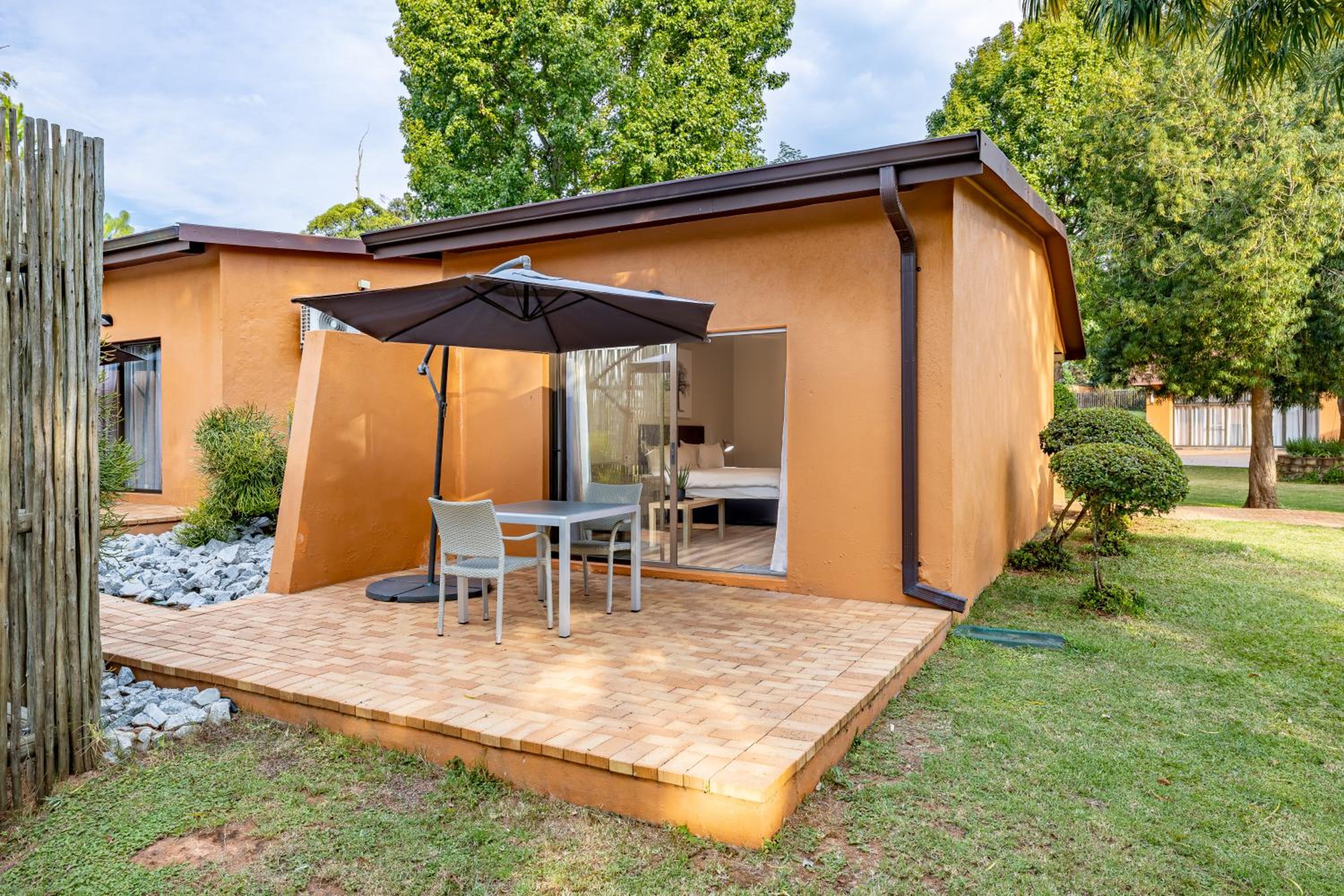 Suite with Garden View - Photo 8