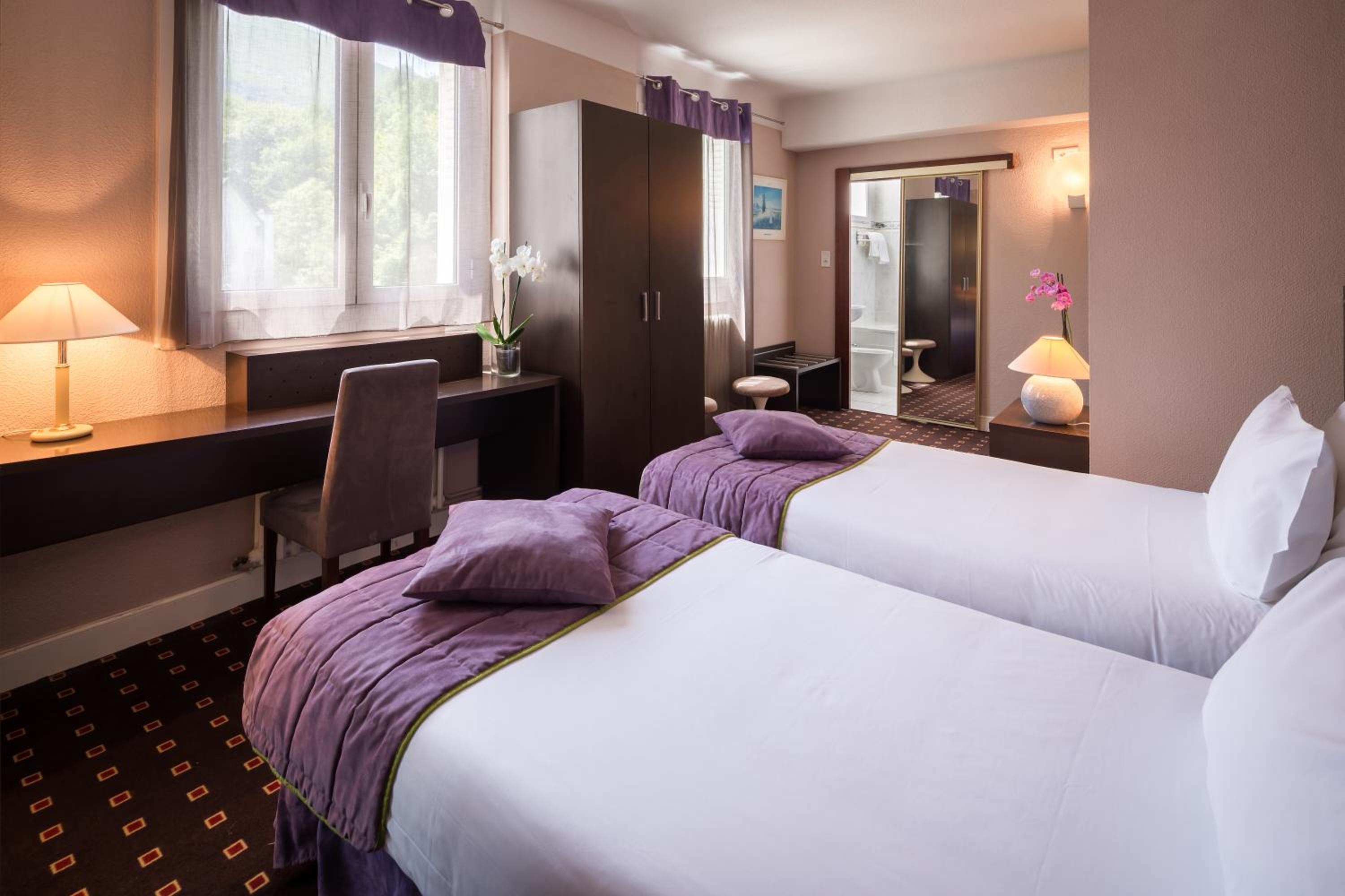 Double or Twin Room - Photo 3