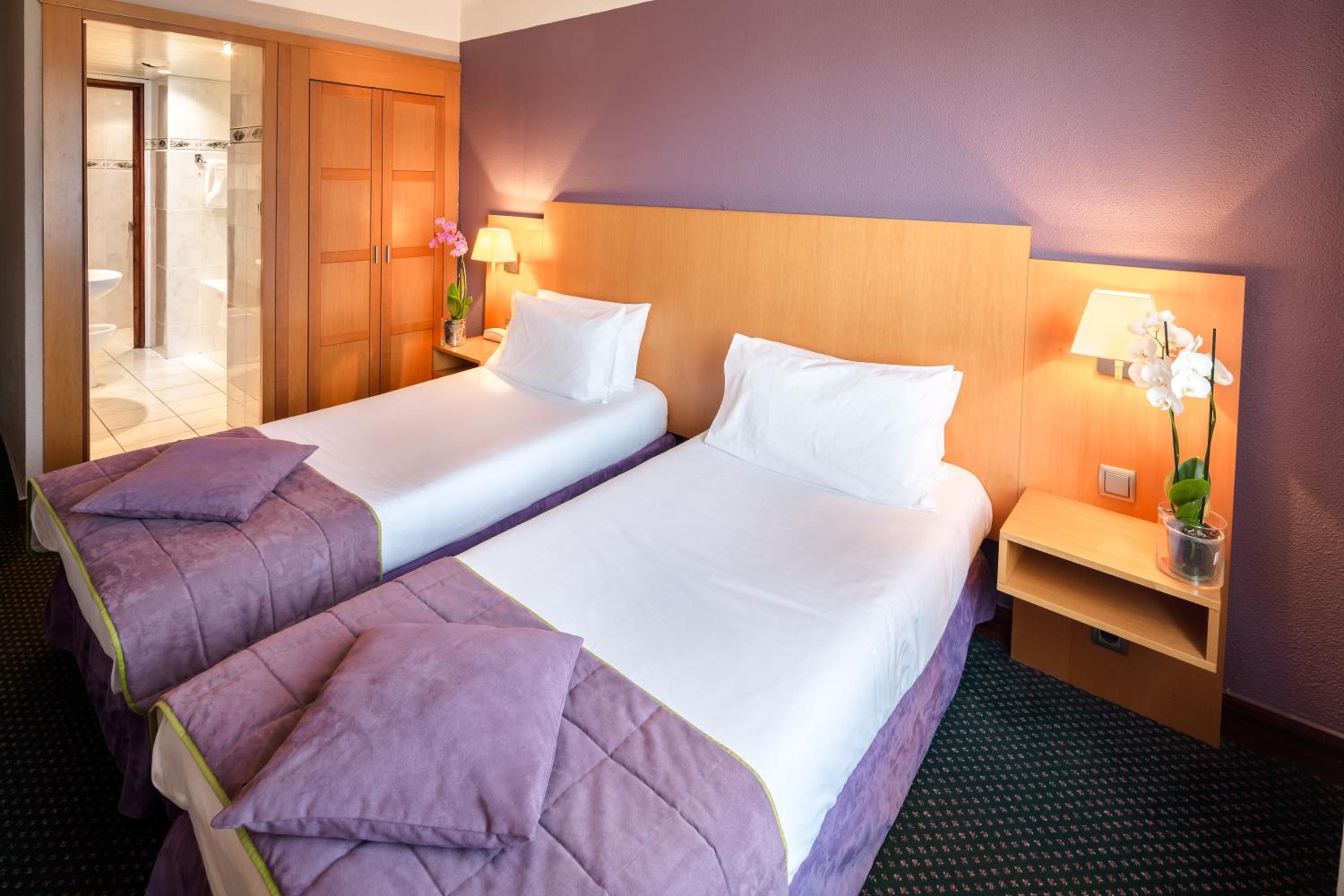 Double or Twin Room - Photo 2