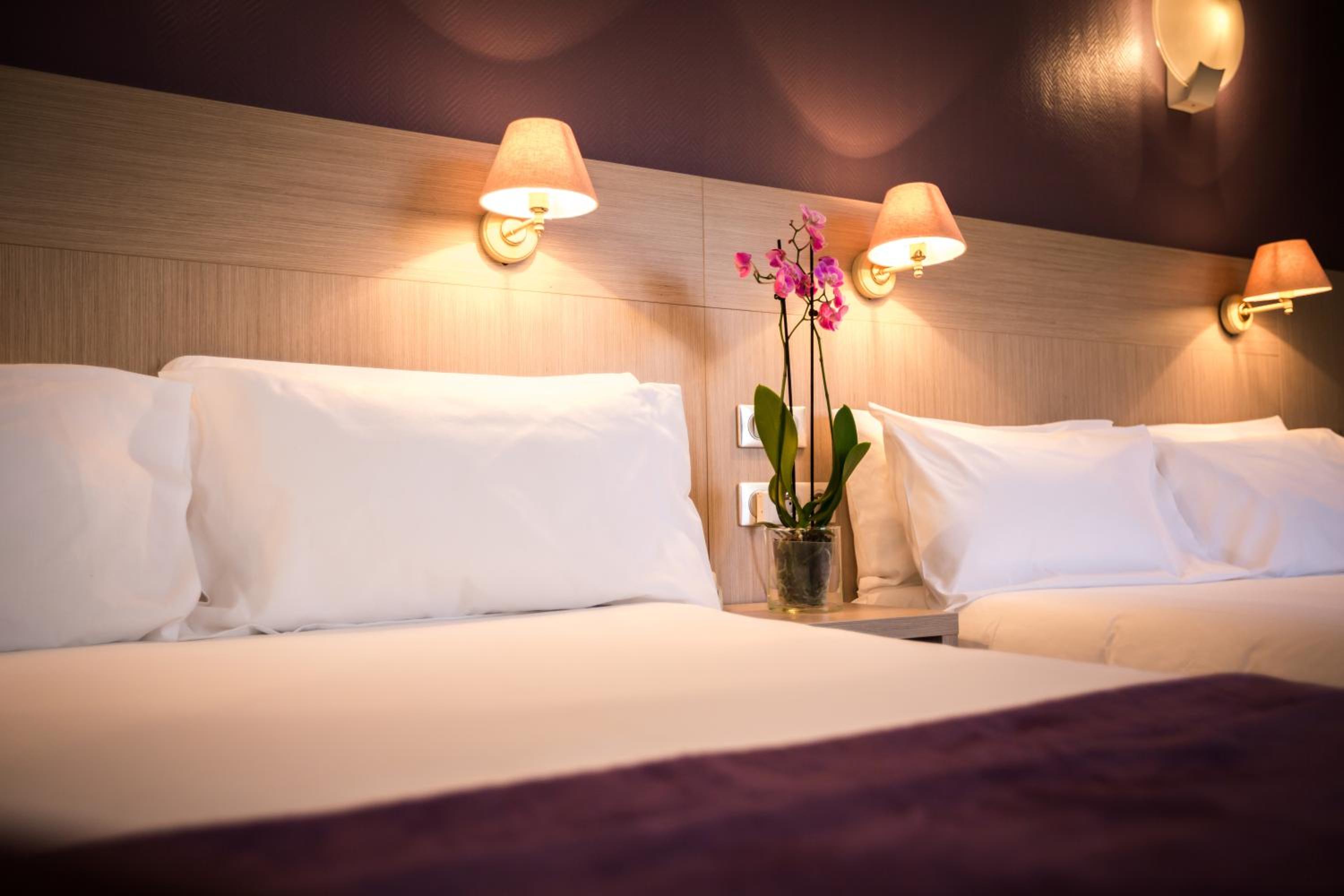 Double or Twin Room - Photo 4