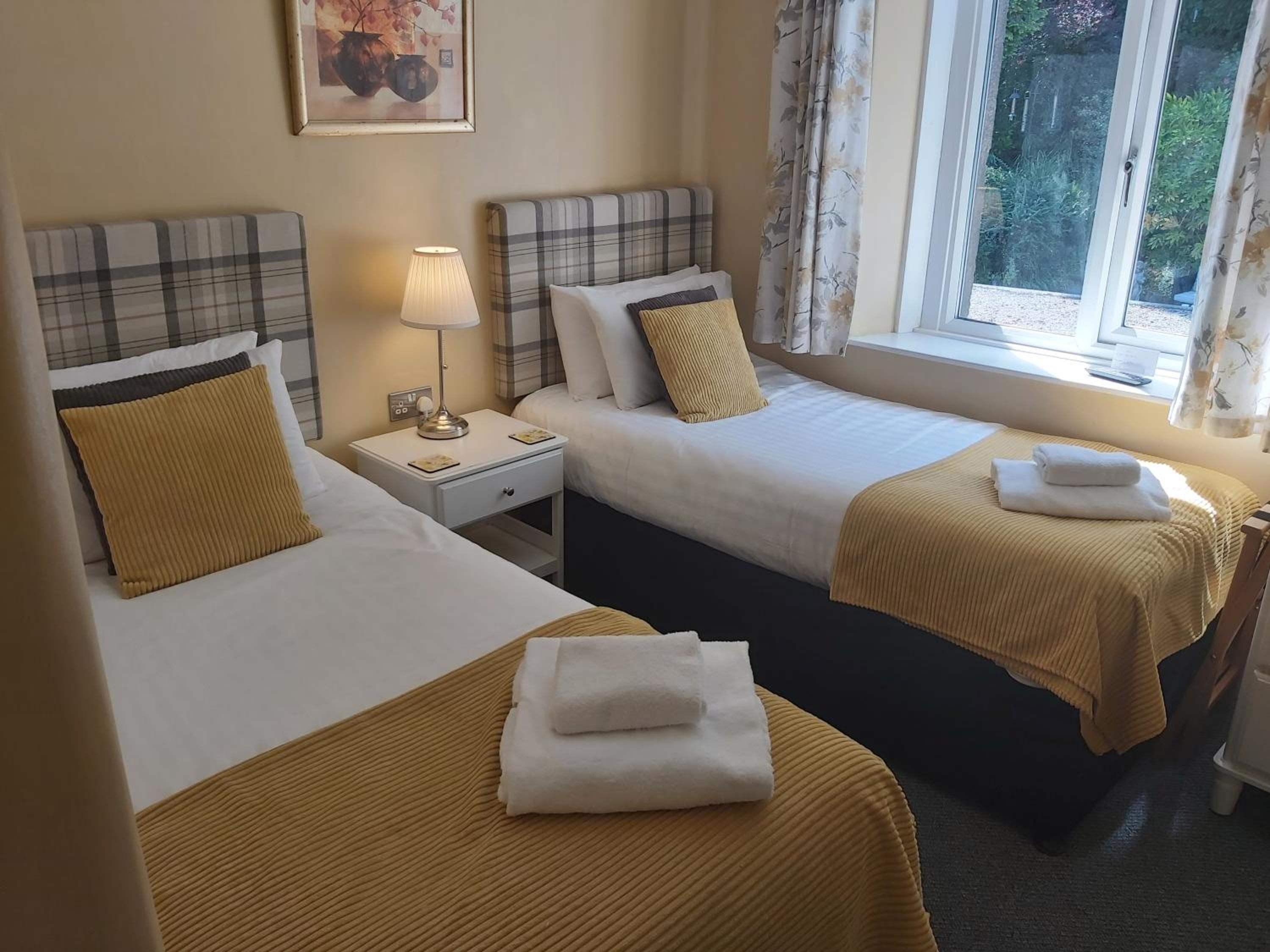 Standard Twin Room with Garden View