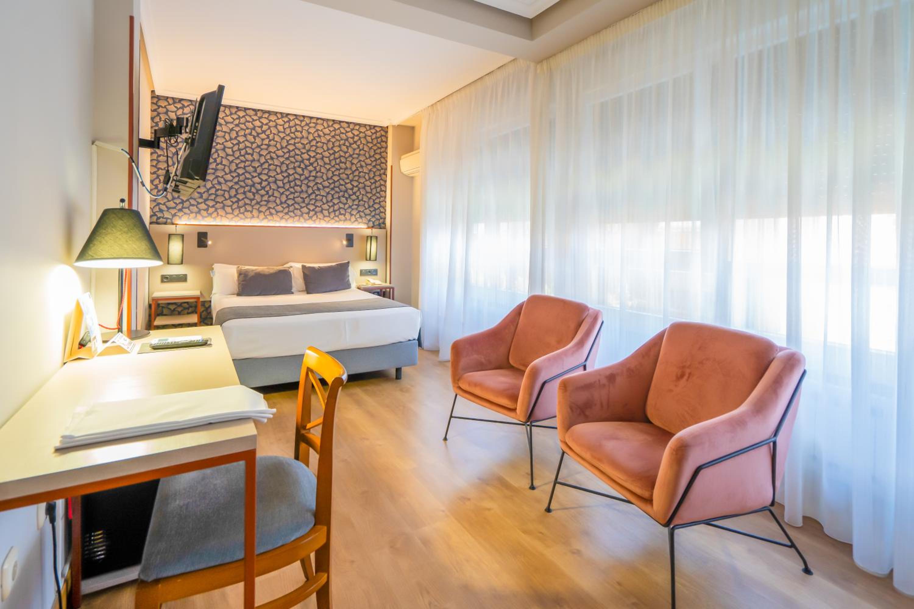 Double or Twin Room - Photo 3