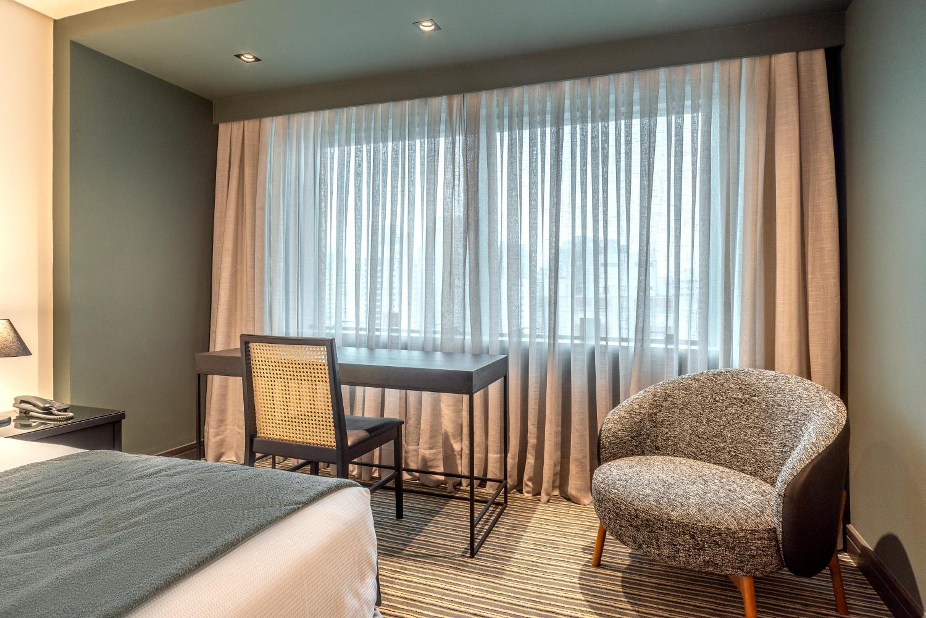 Superior Apartment thumbnail 5