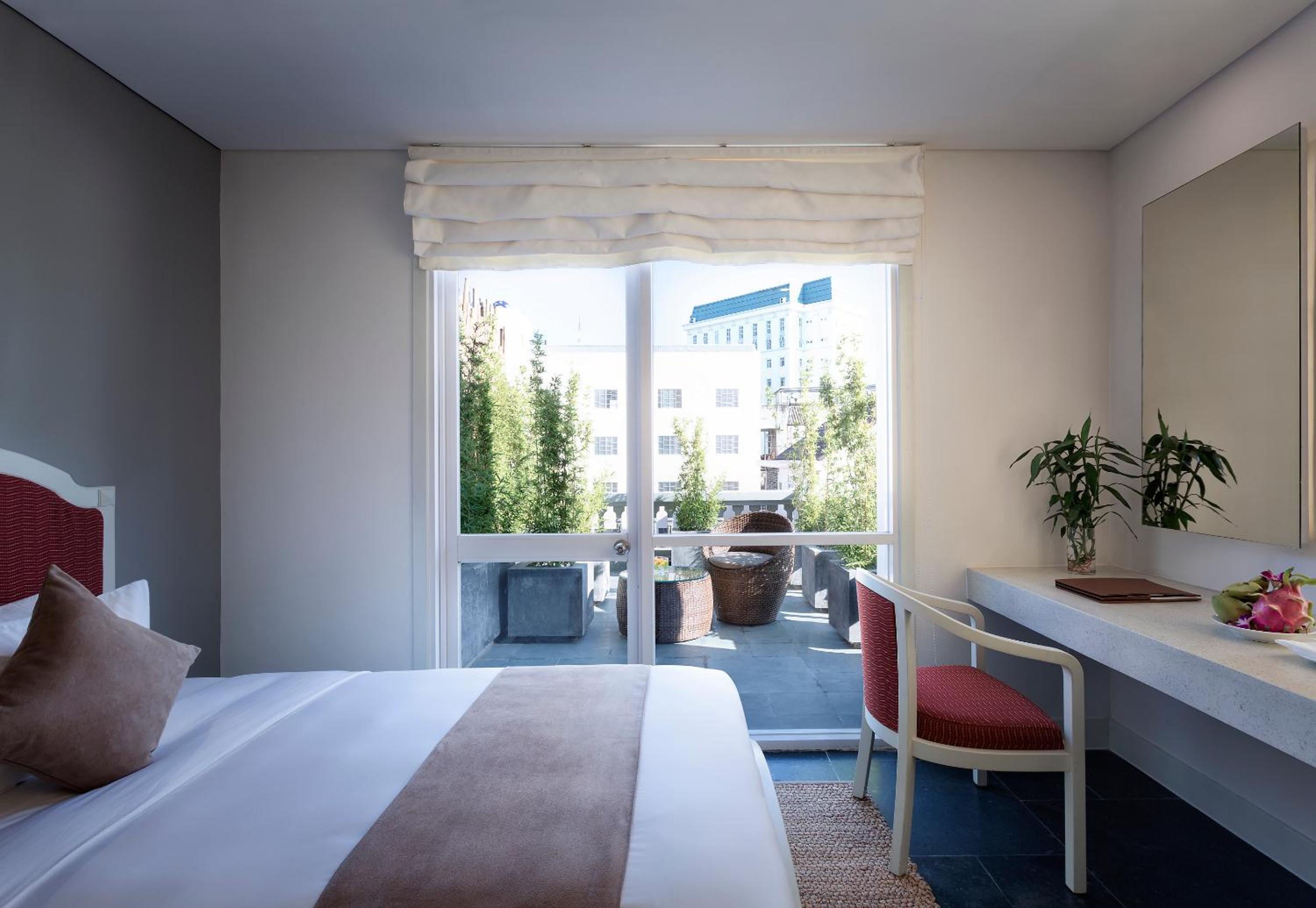 Alba Junior Suite with City View - Photo 2