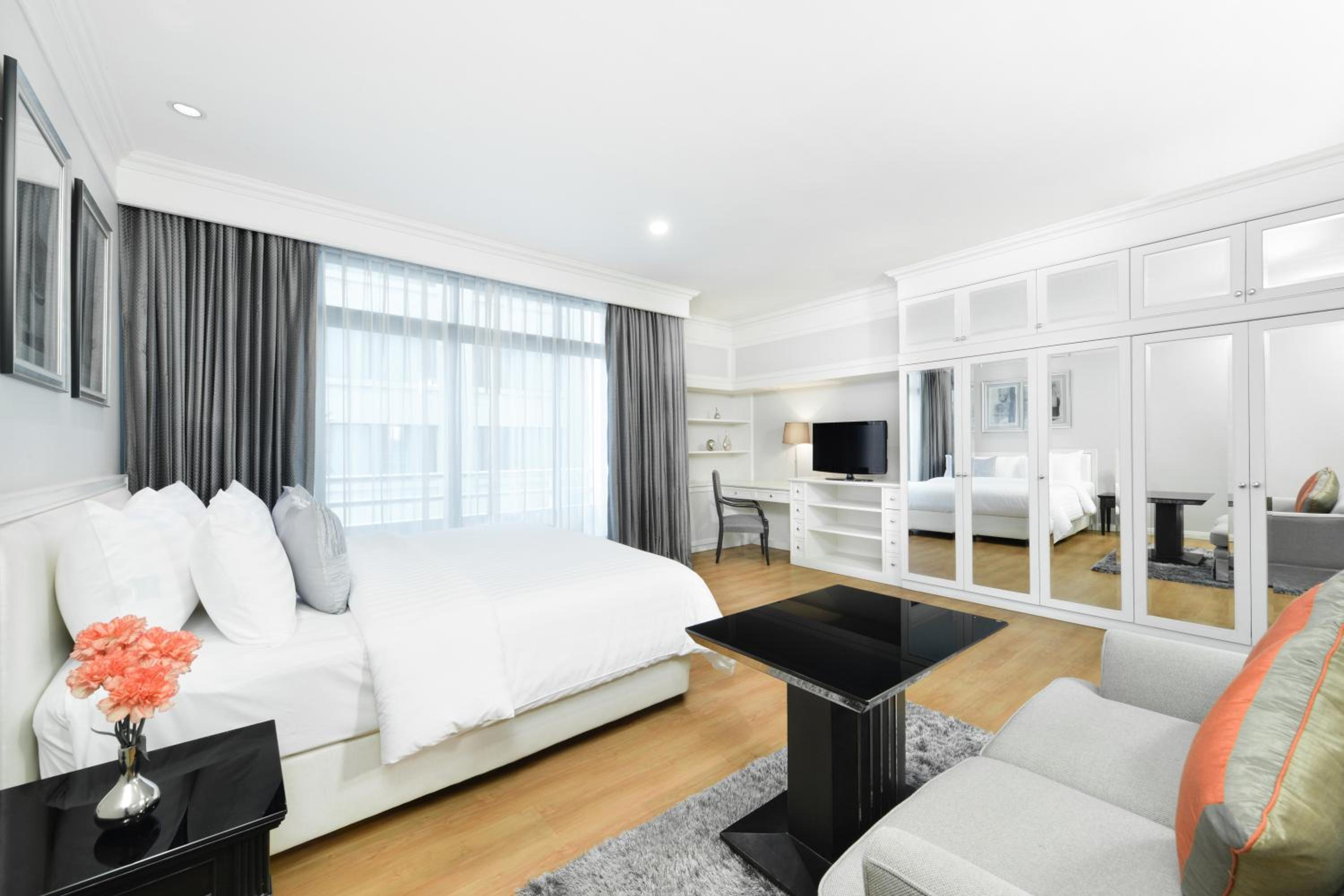 Grand Deluxe Twin Room photo 2