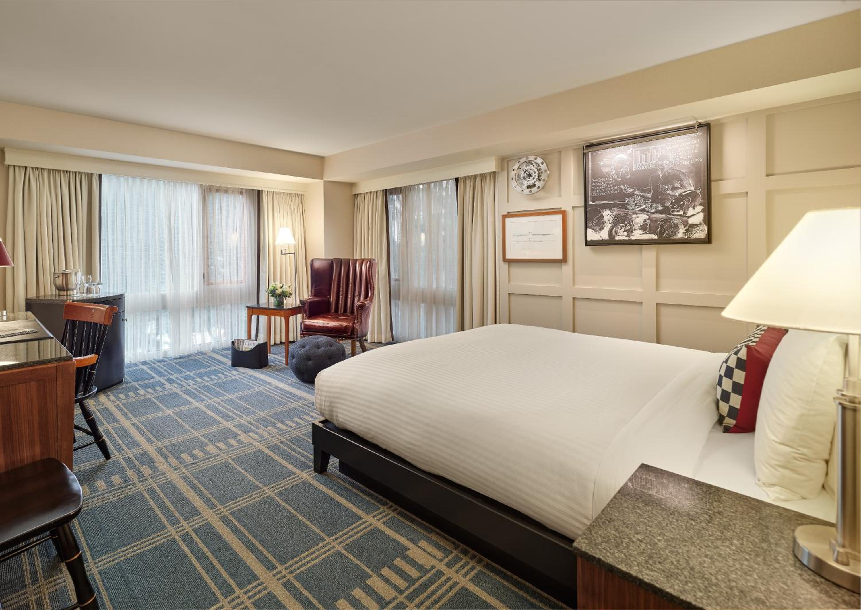 King Room with One King Bed (Non Smoking) (Accessible)