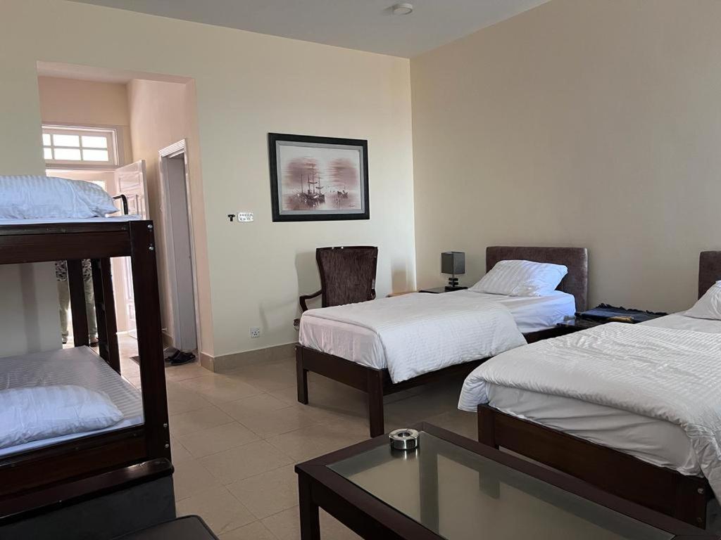Deluxe Family Suite photo 1