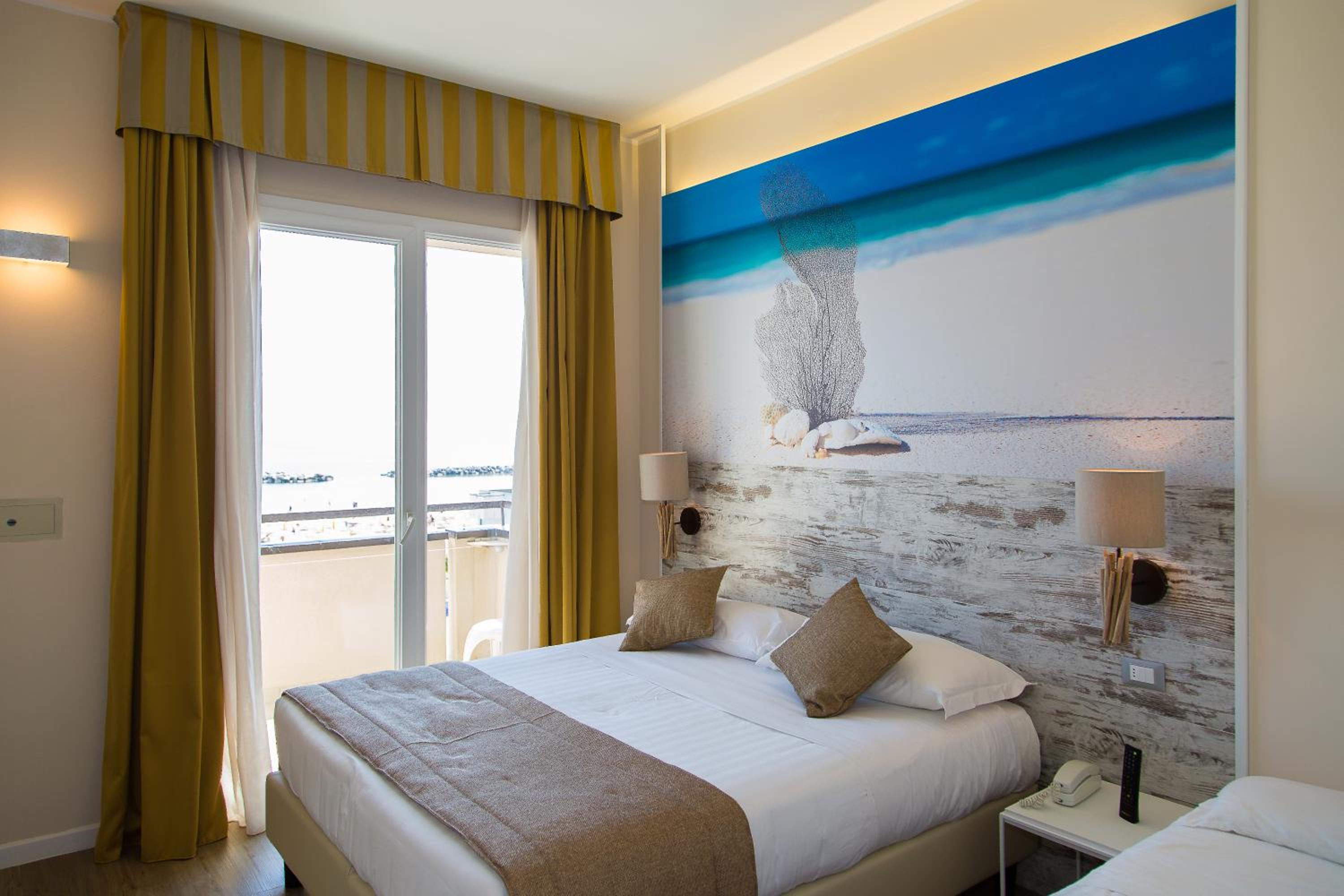 Superior Double or Twin Room - Photo 15