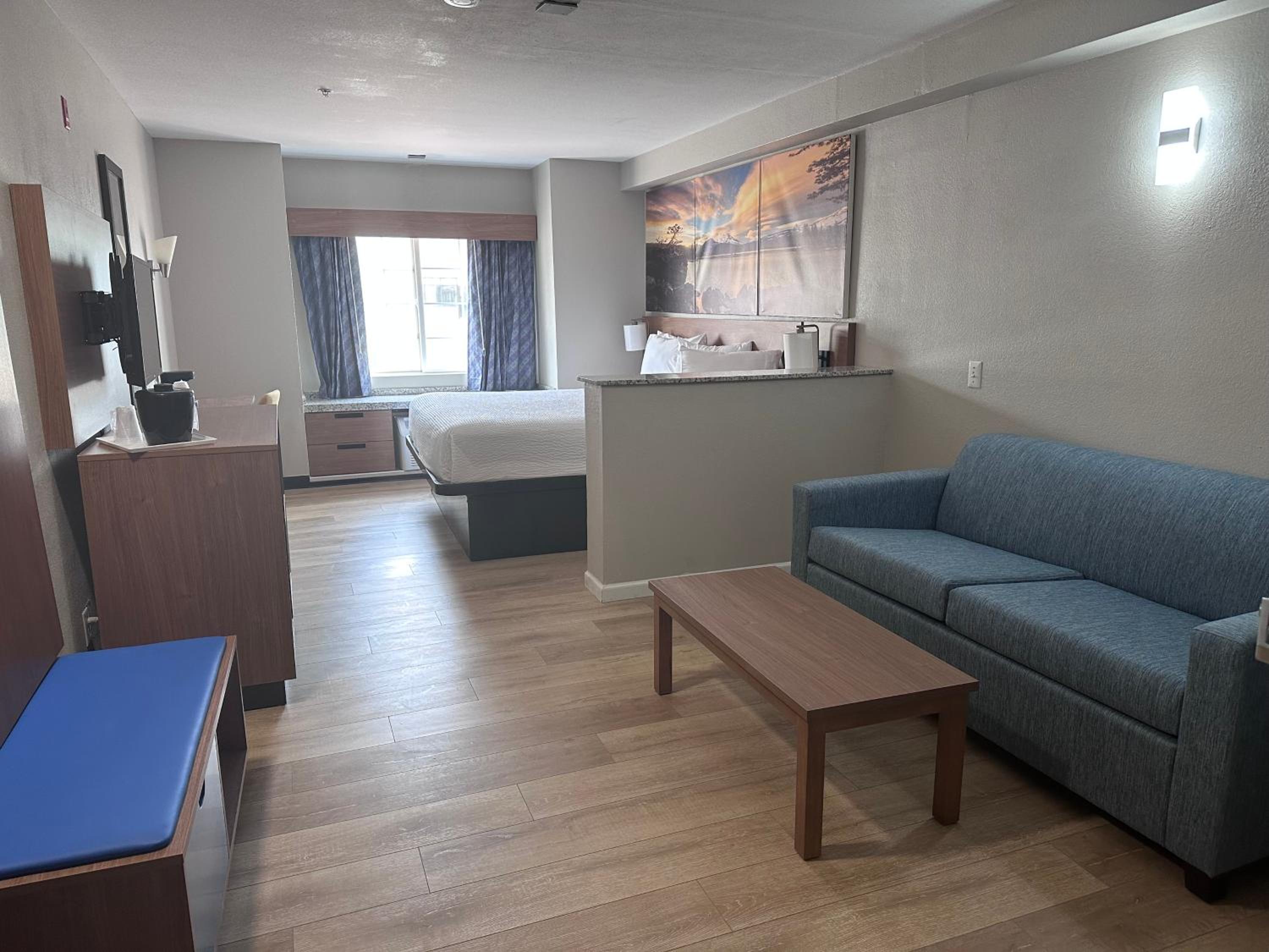 King Studio Suite - Non-Smoking - Photo 1