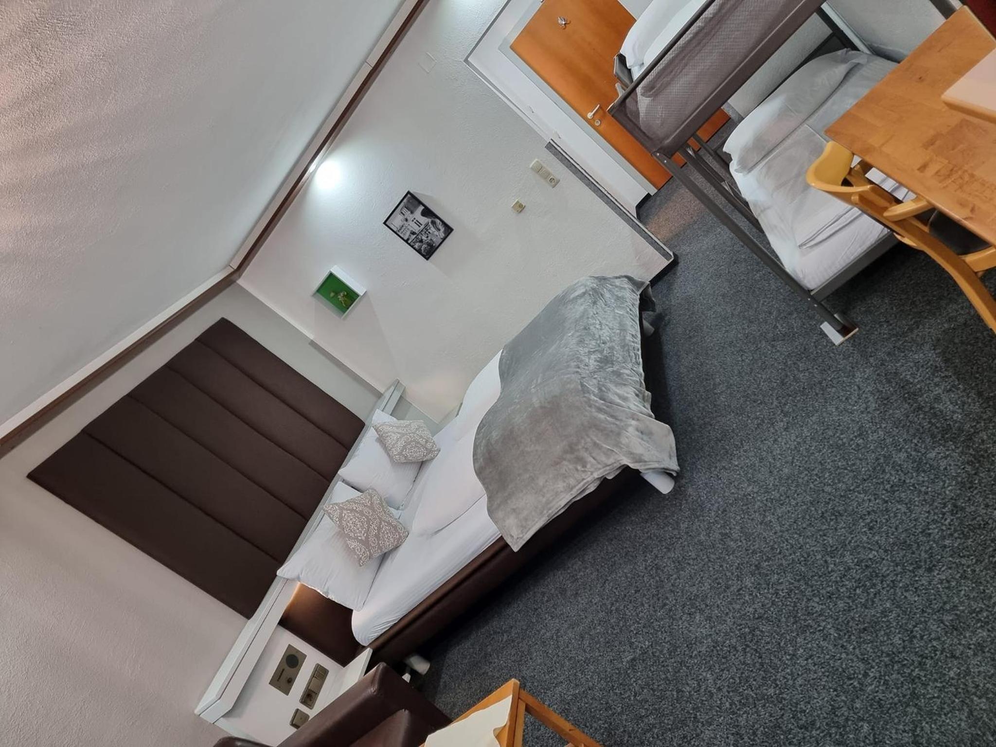 Double Room - Photo 2