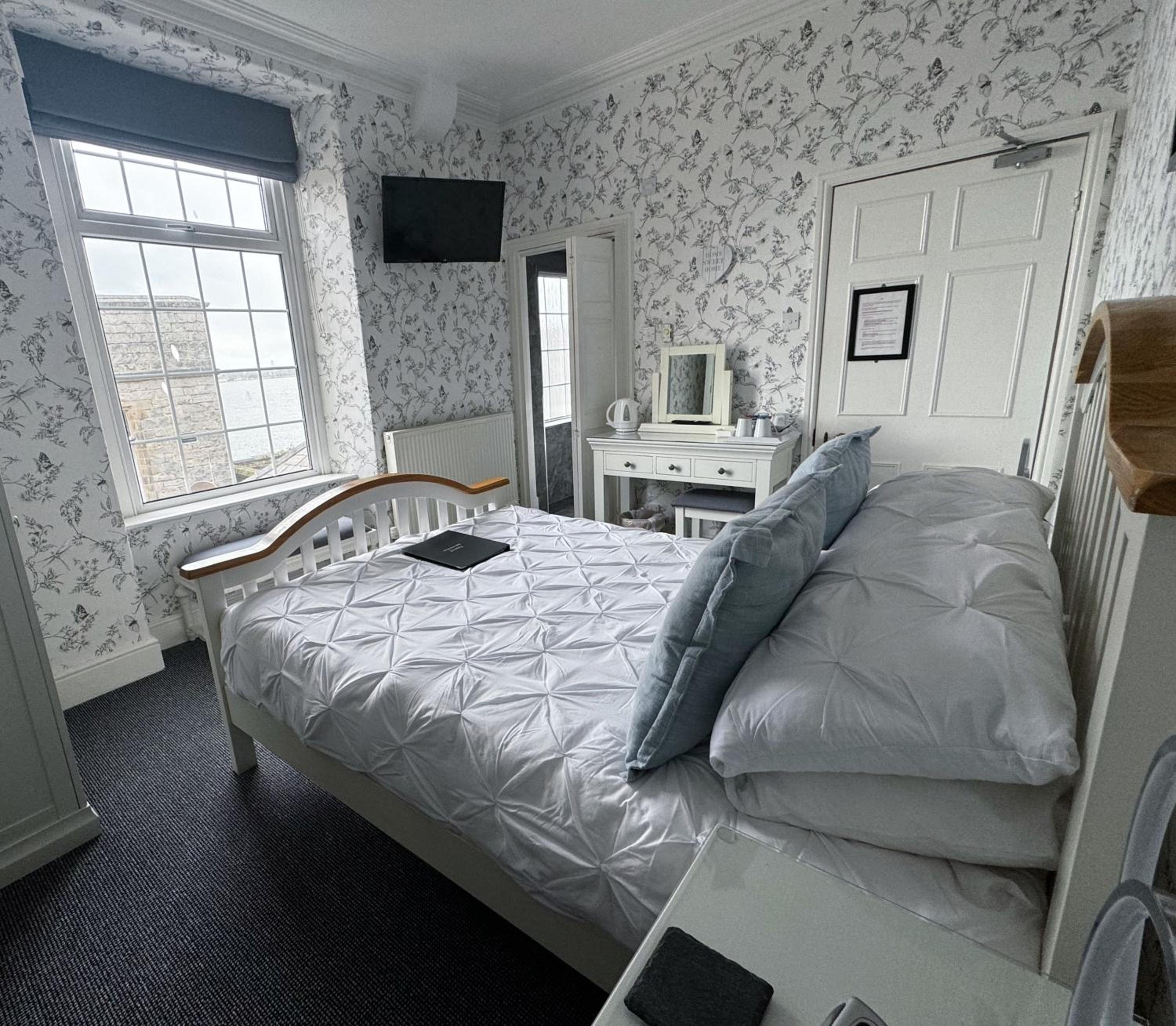 Deluxe Double Room with Sea View photo 2