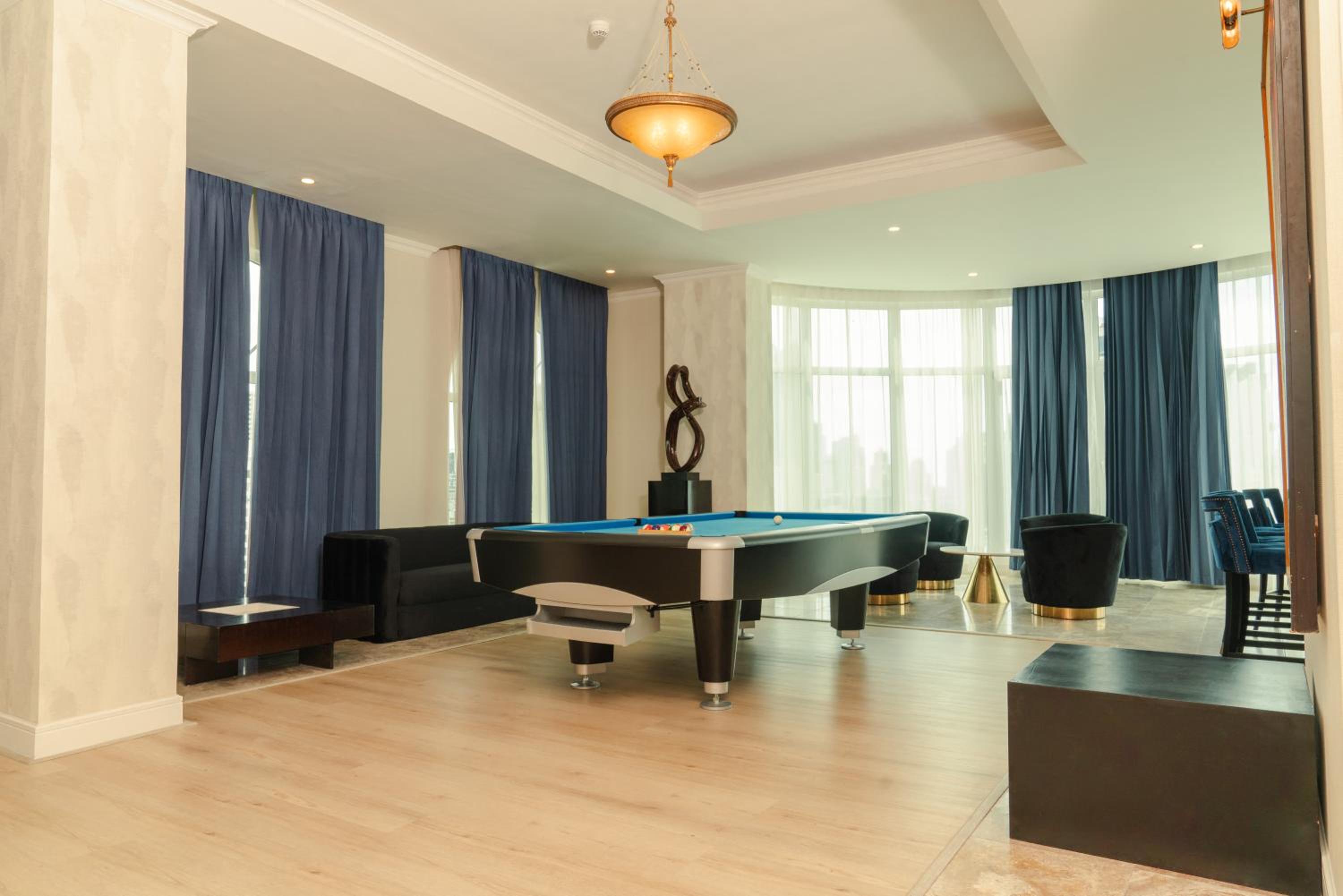 One-Bedroom Deluxe Apartment photo 3