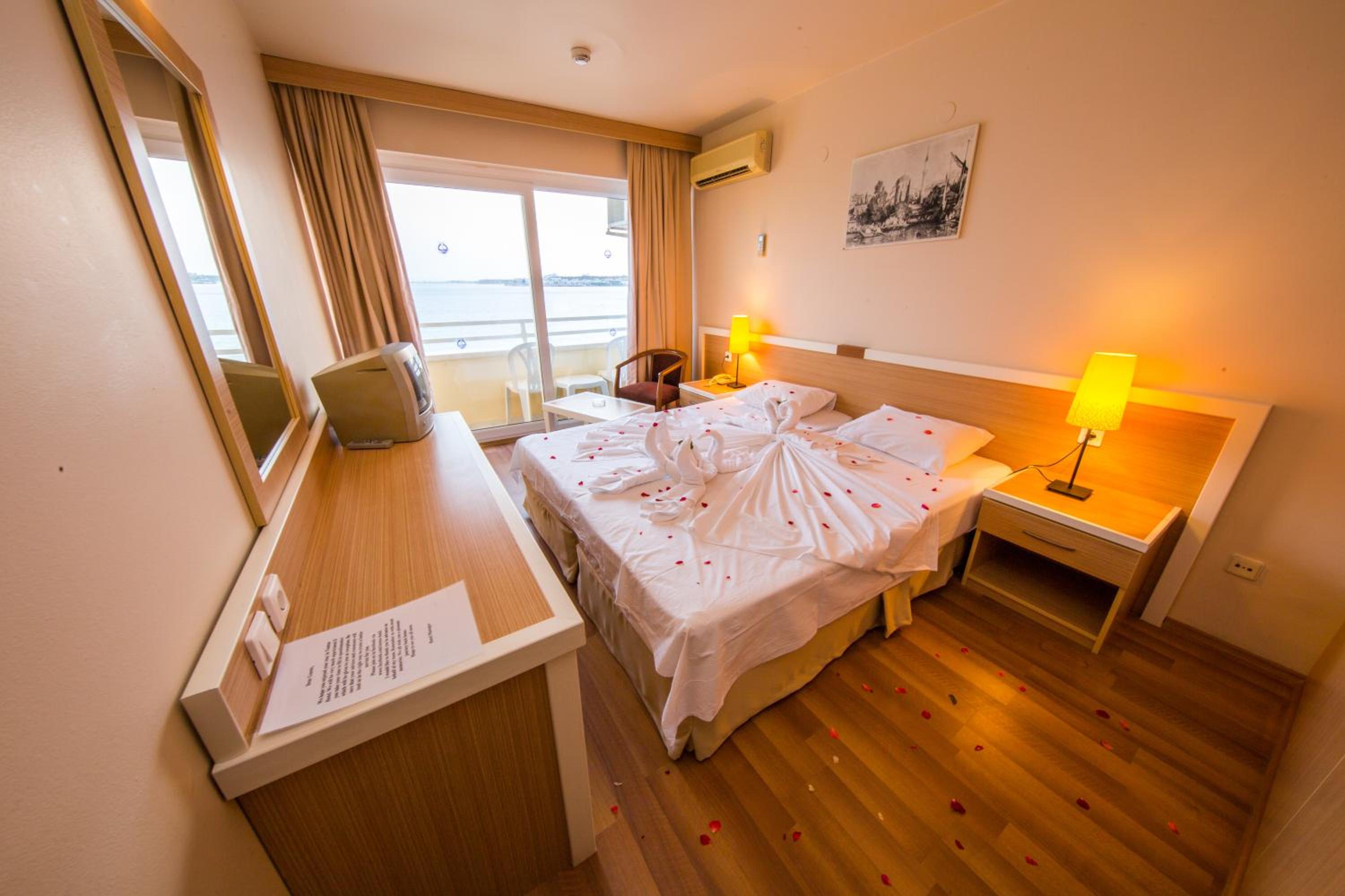 Double Room with Sea View photo 2