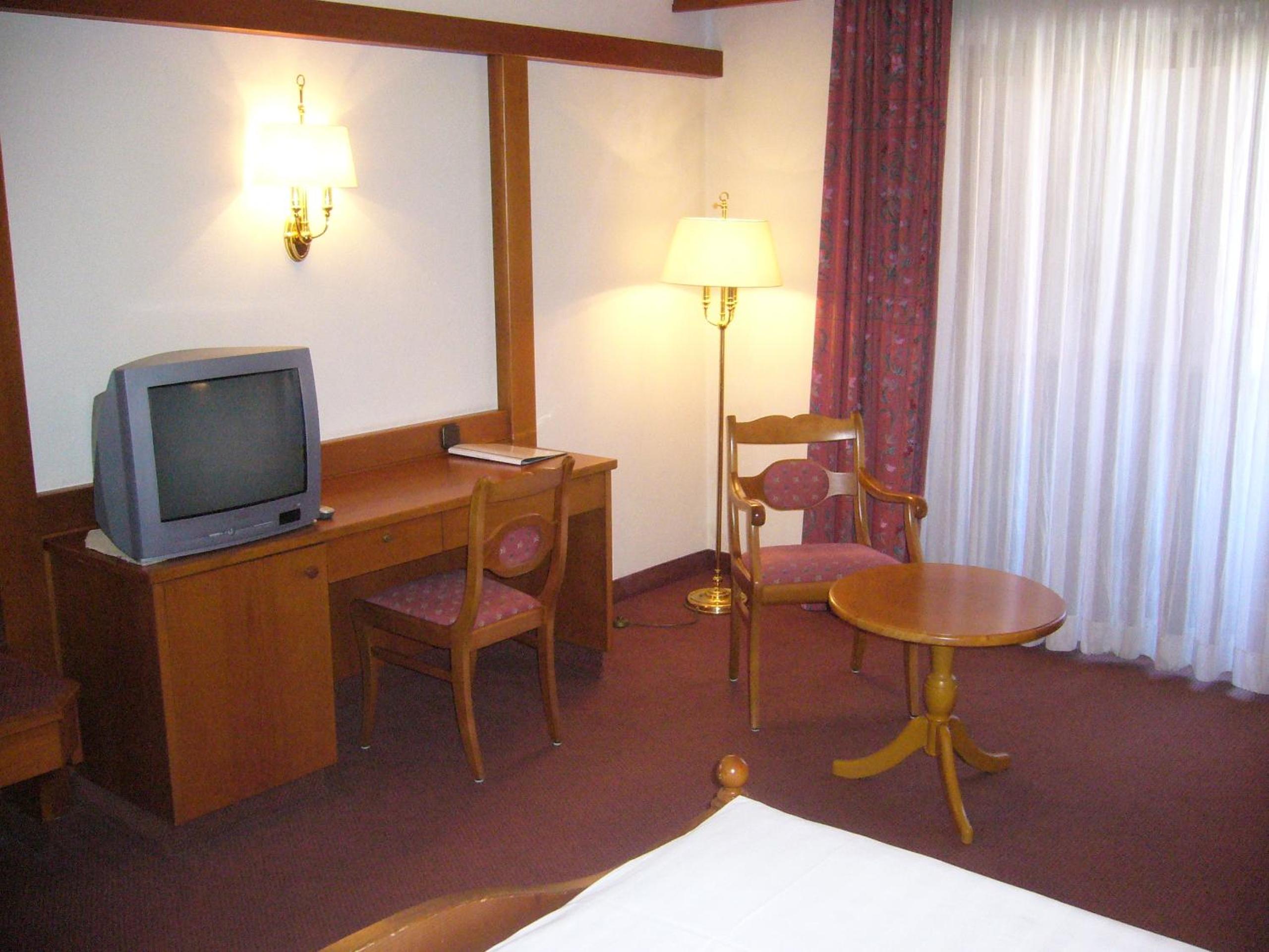 Triple Room with Bath - Photo 6