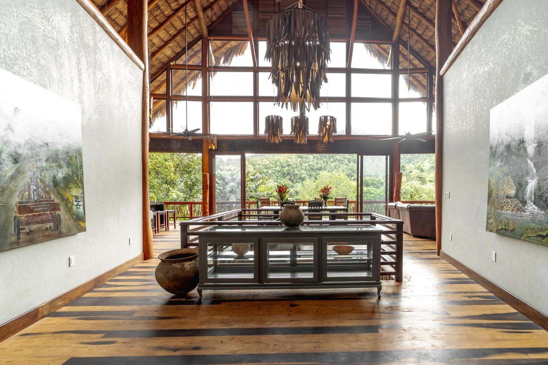 Villa photo 1