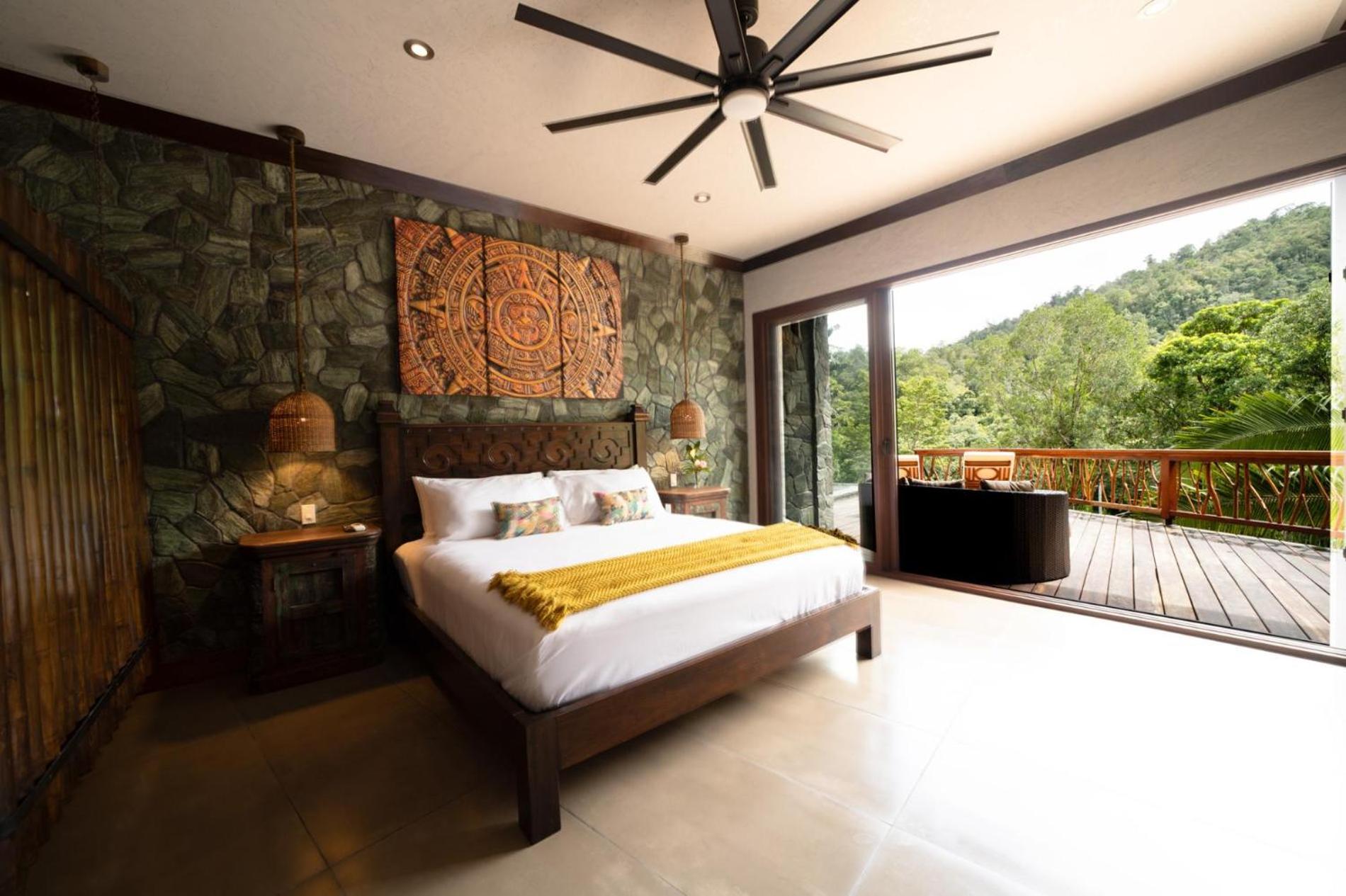 Villa photo 2