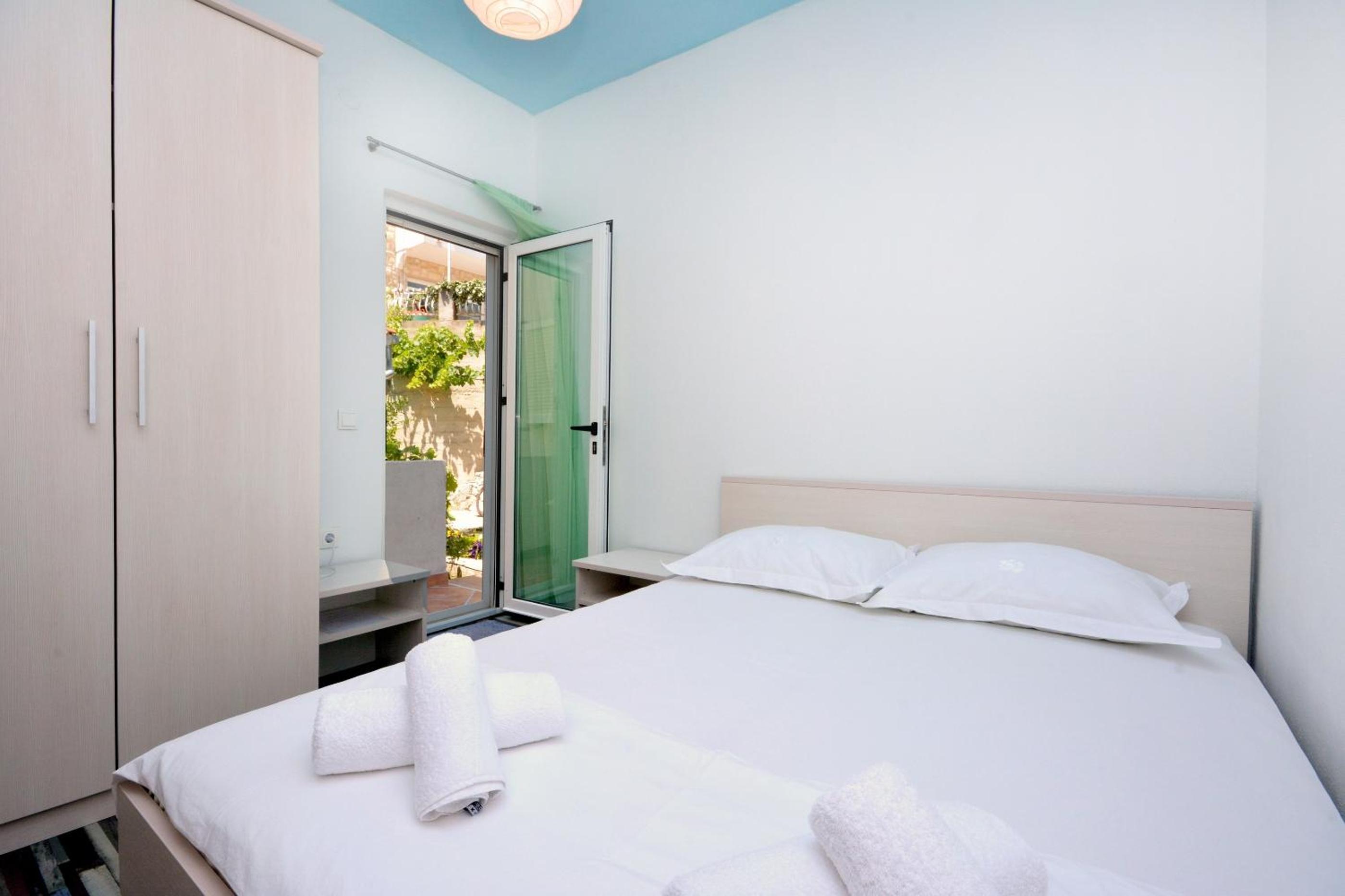 One-Bedroom Apartment with Balcony