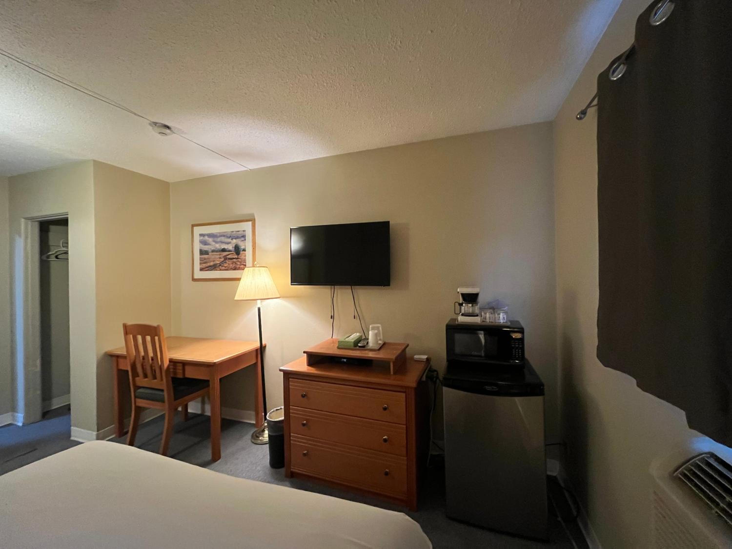 Economy Double Room photo 1