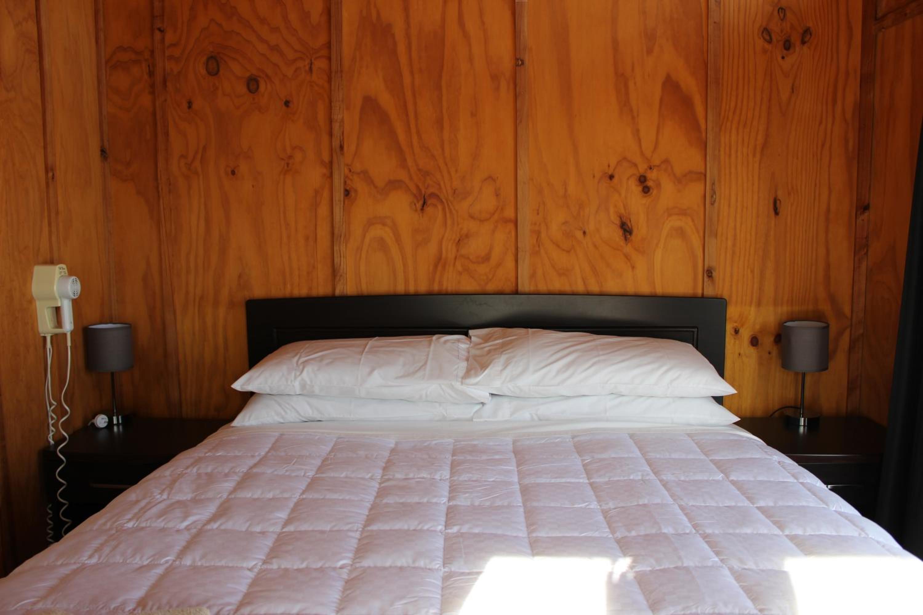 Self-Contained Log Cabin photo 2