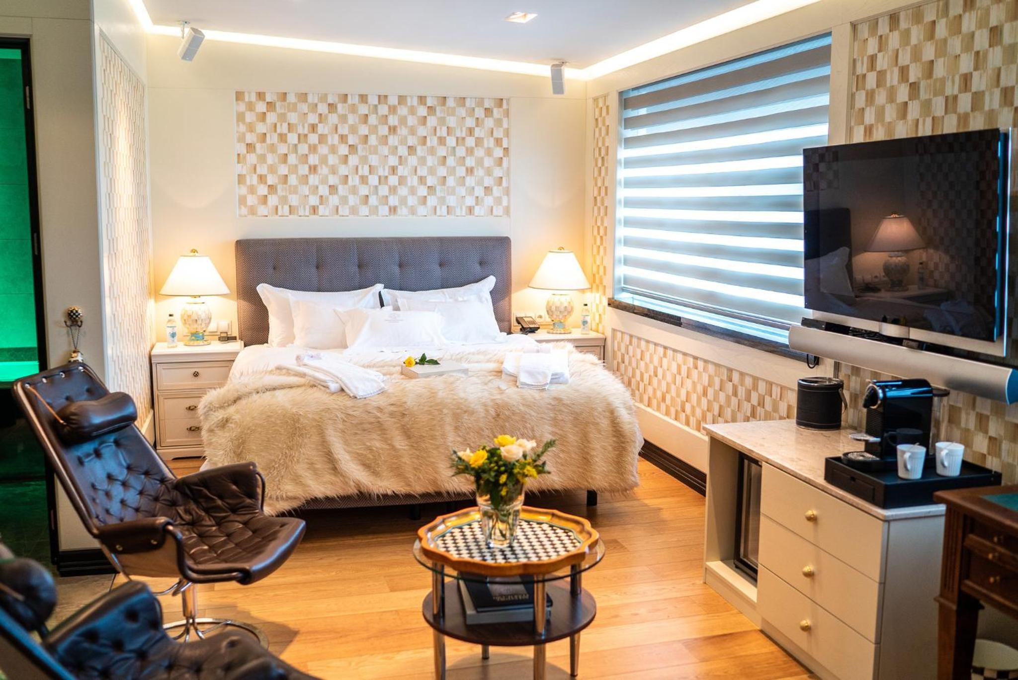 Emerald Suite photo 1