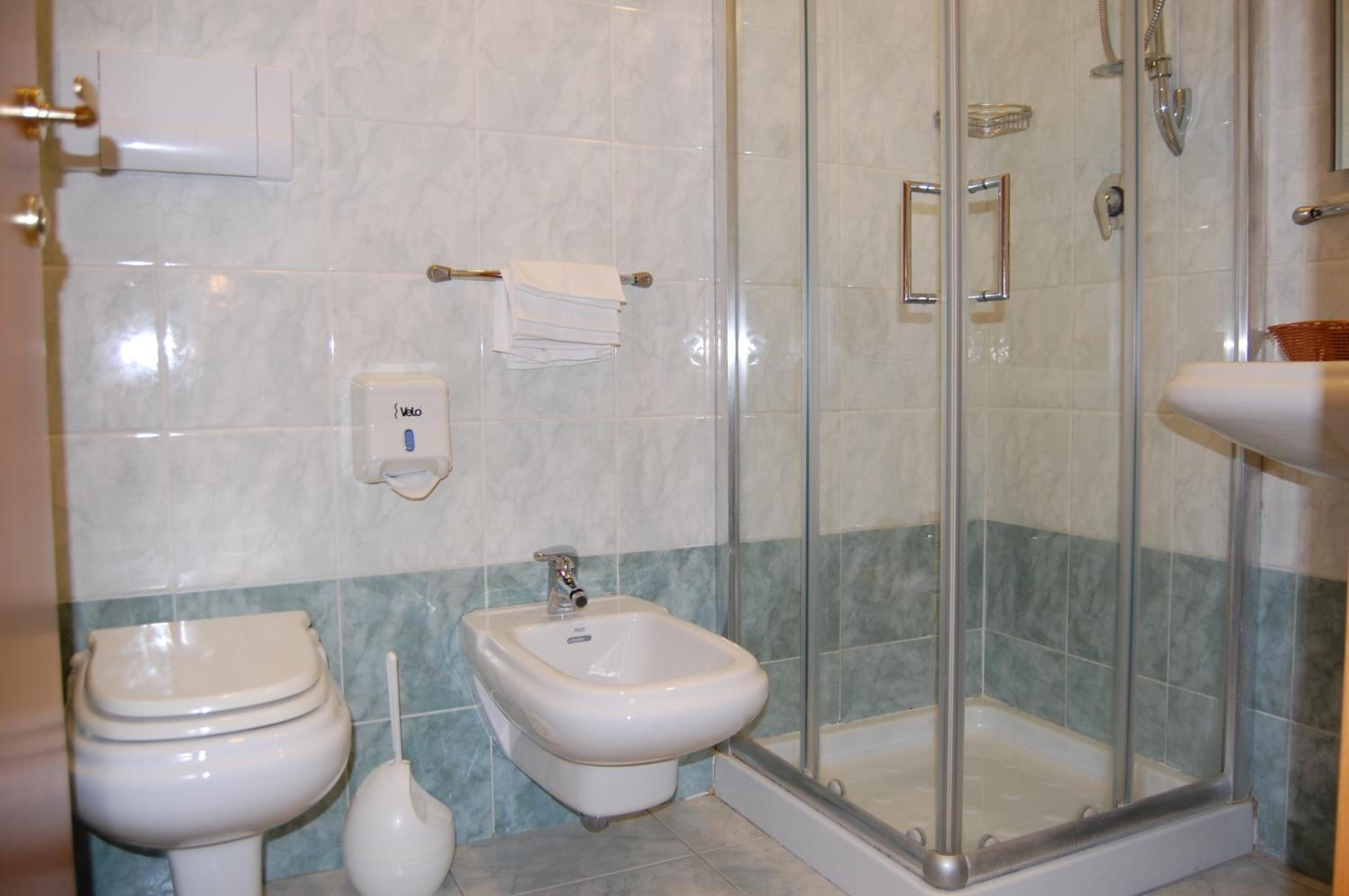 Economy Double or Twin Room photo 3