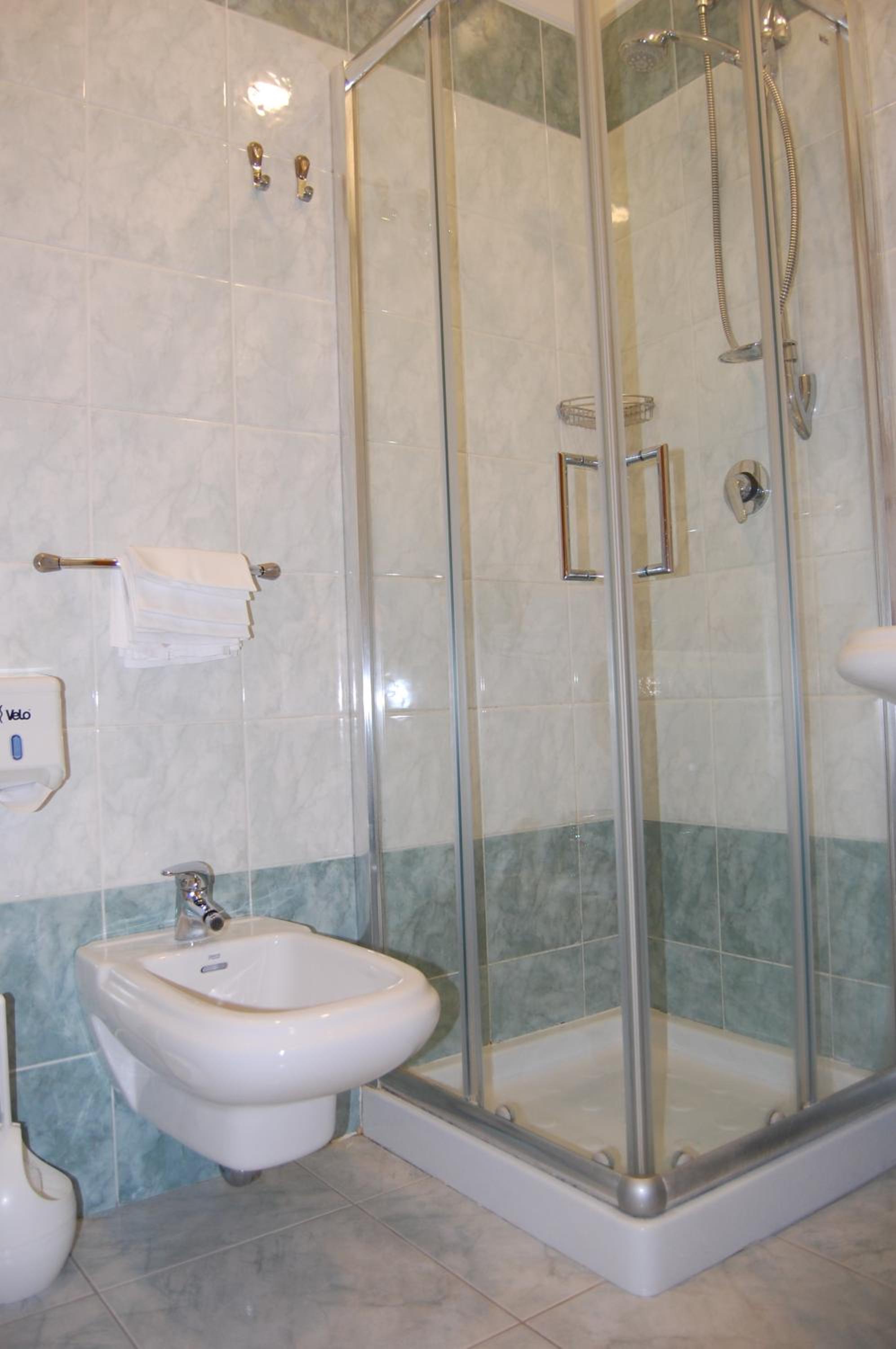 Economy Double or Twin Room photo 2