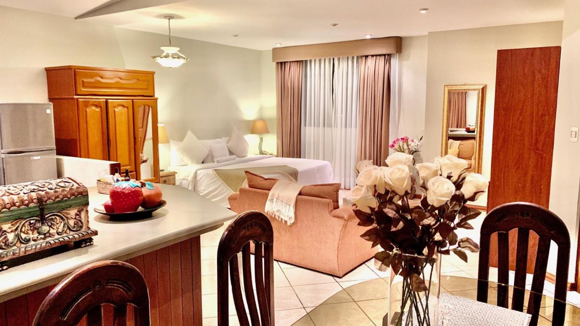 Deluxe Suite - Photo 6