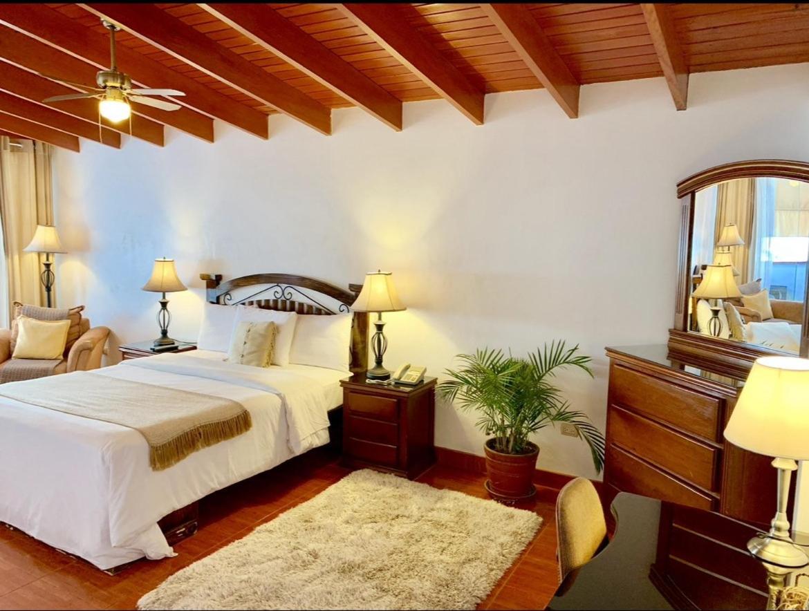 Junior Suite with Garden View - Photo 21