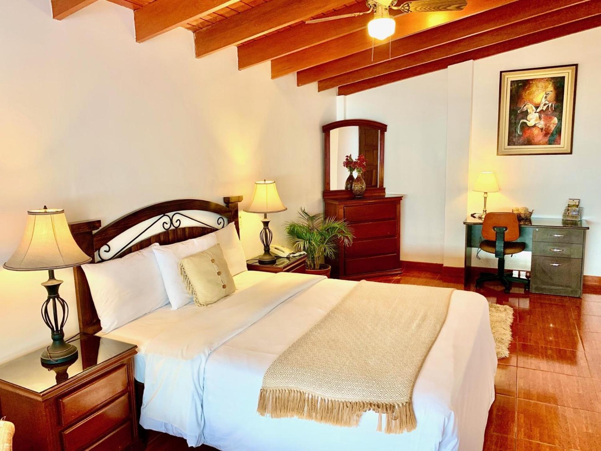 Junior Suite with Garden View - Photo 22