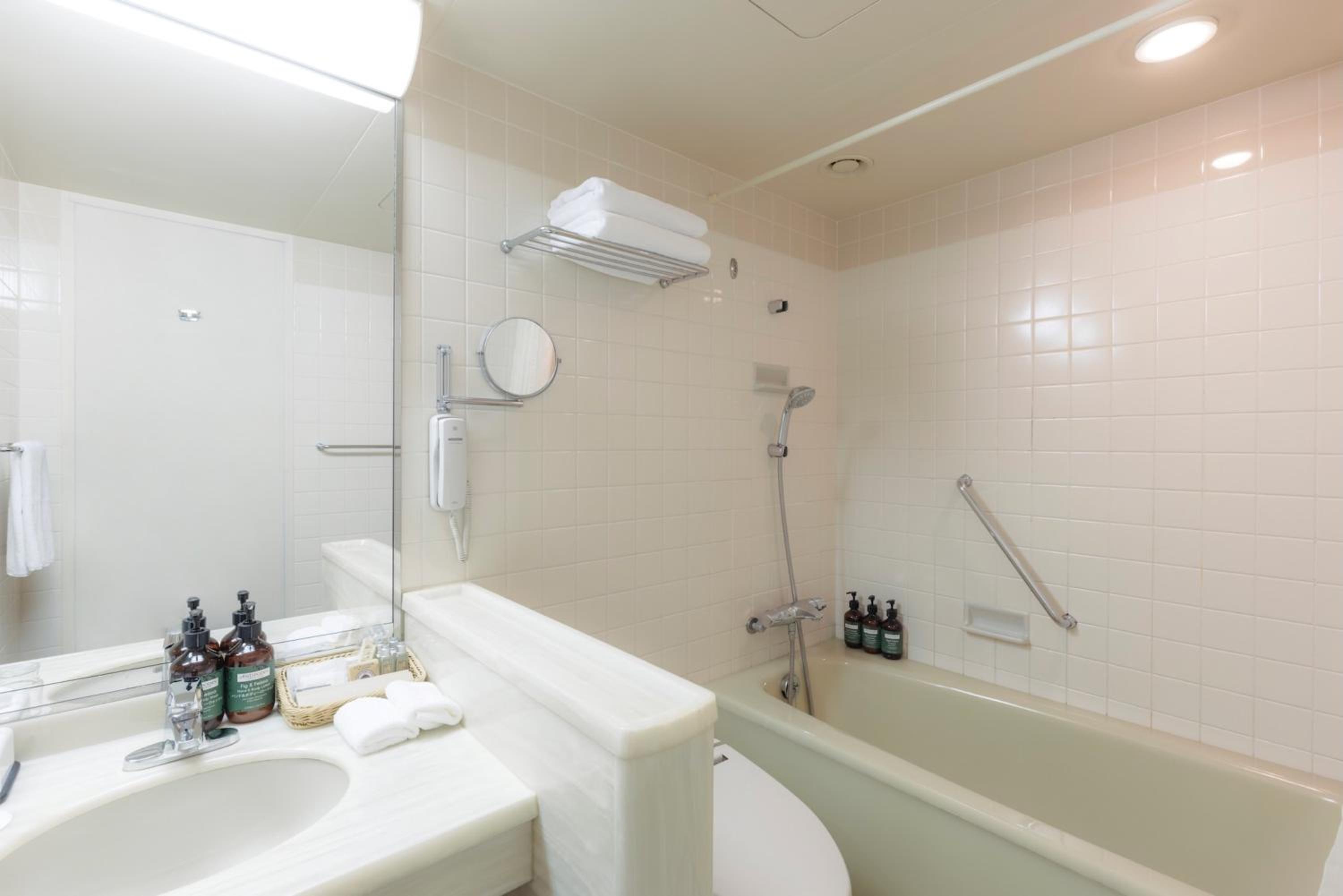 Deluxe Twin Room - Non-Smoking - Photo 4