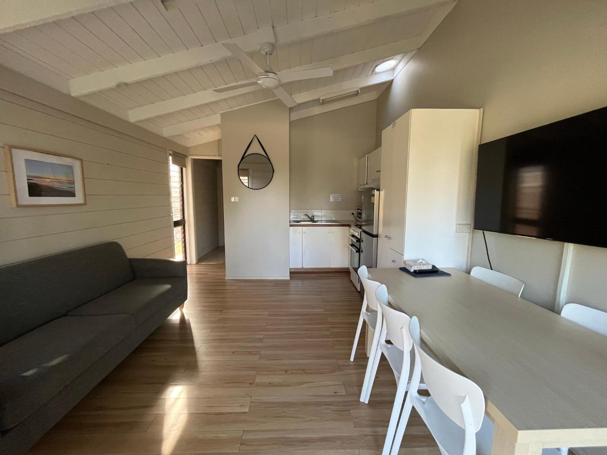 Two-Bedroom Beachwalk Cabin – Semi detached photo 2