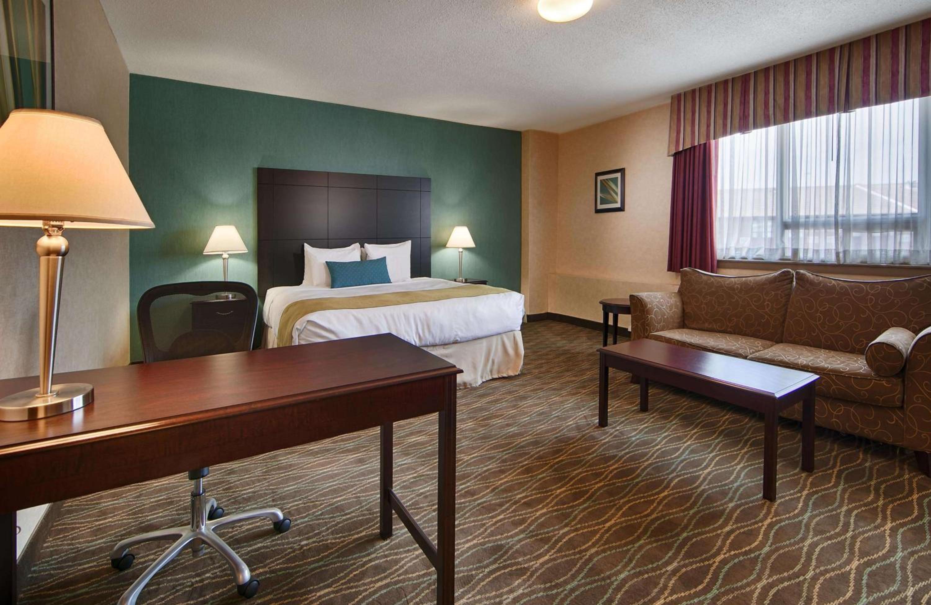 King Room - Non-Smoking - Photo 2