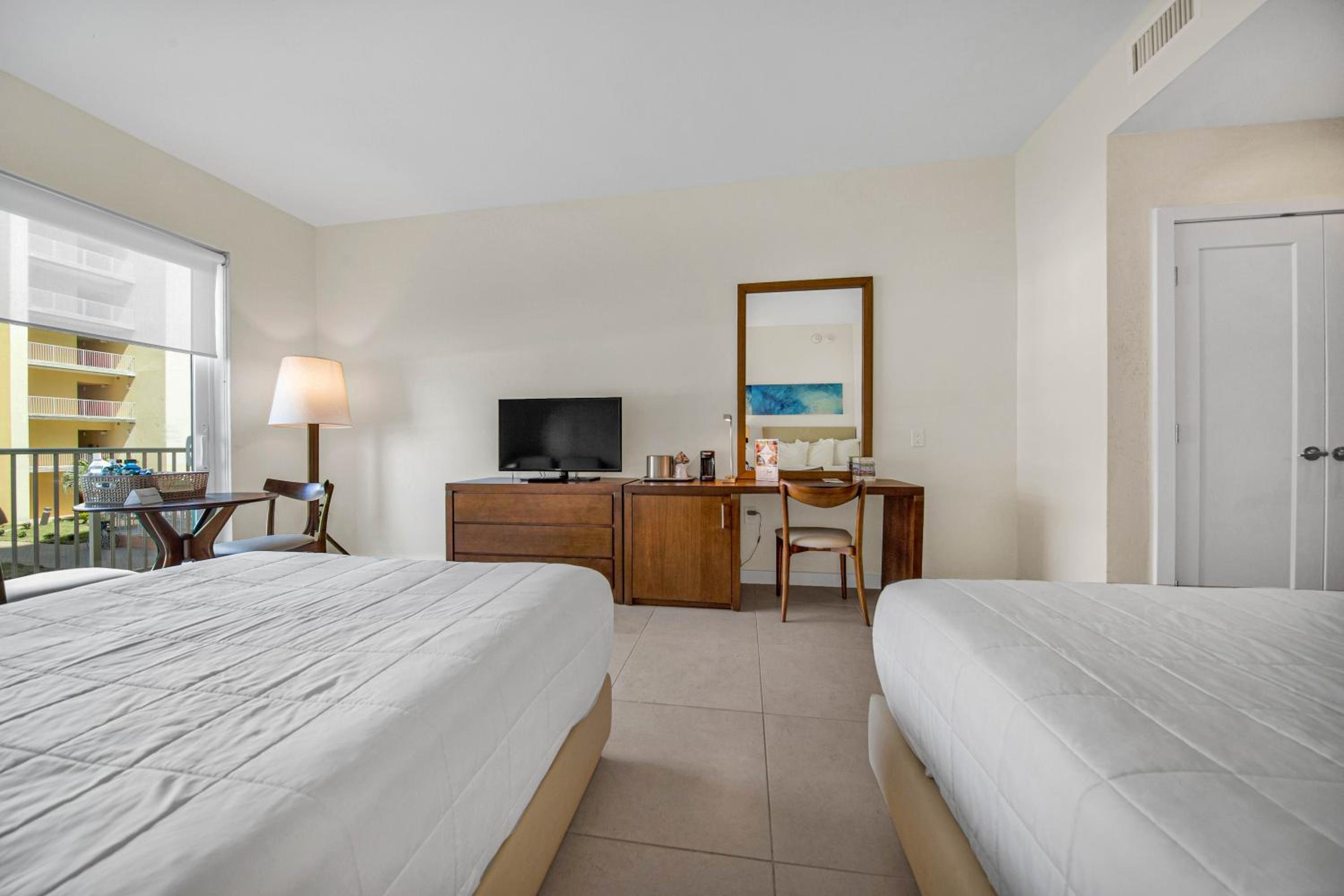 Deluxe Two Double Beds - Photo 2