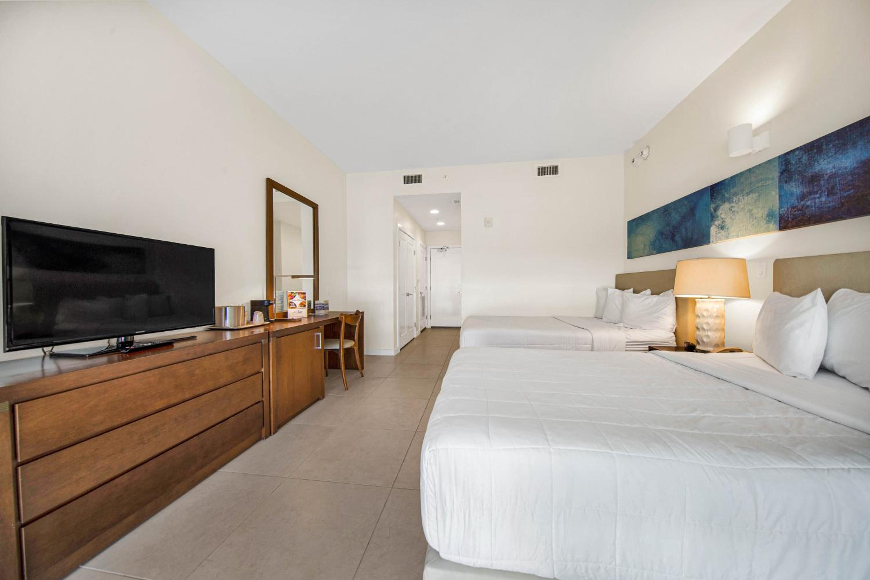 Deluxe Two Double Beds - Photo 3