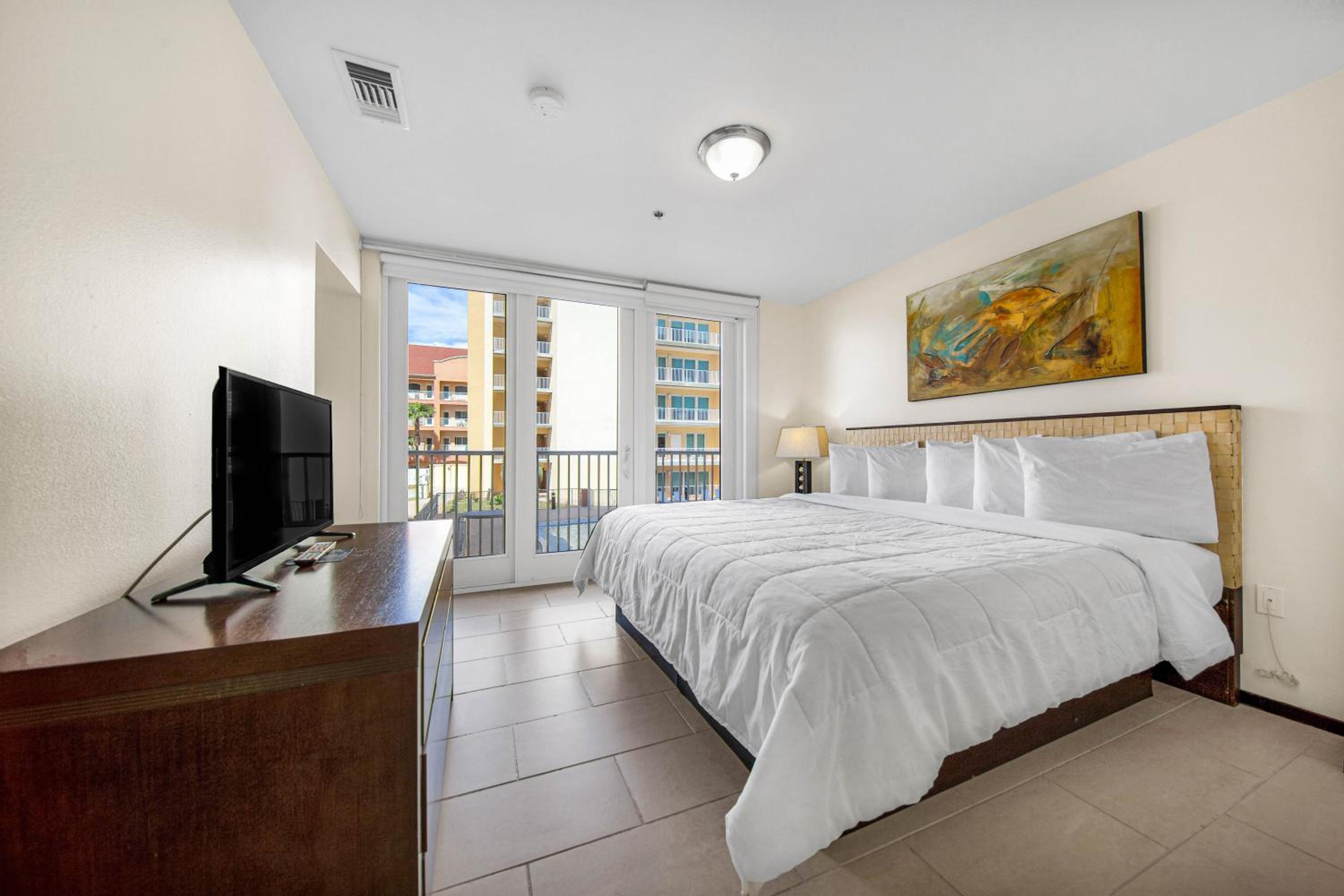 One-Bedroom Apartment - Photo 1