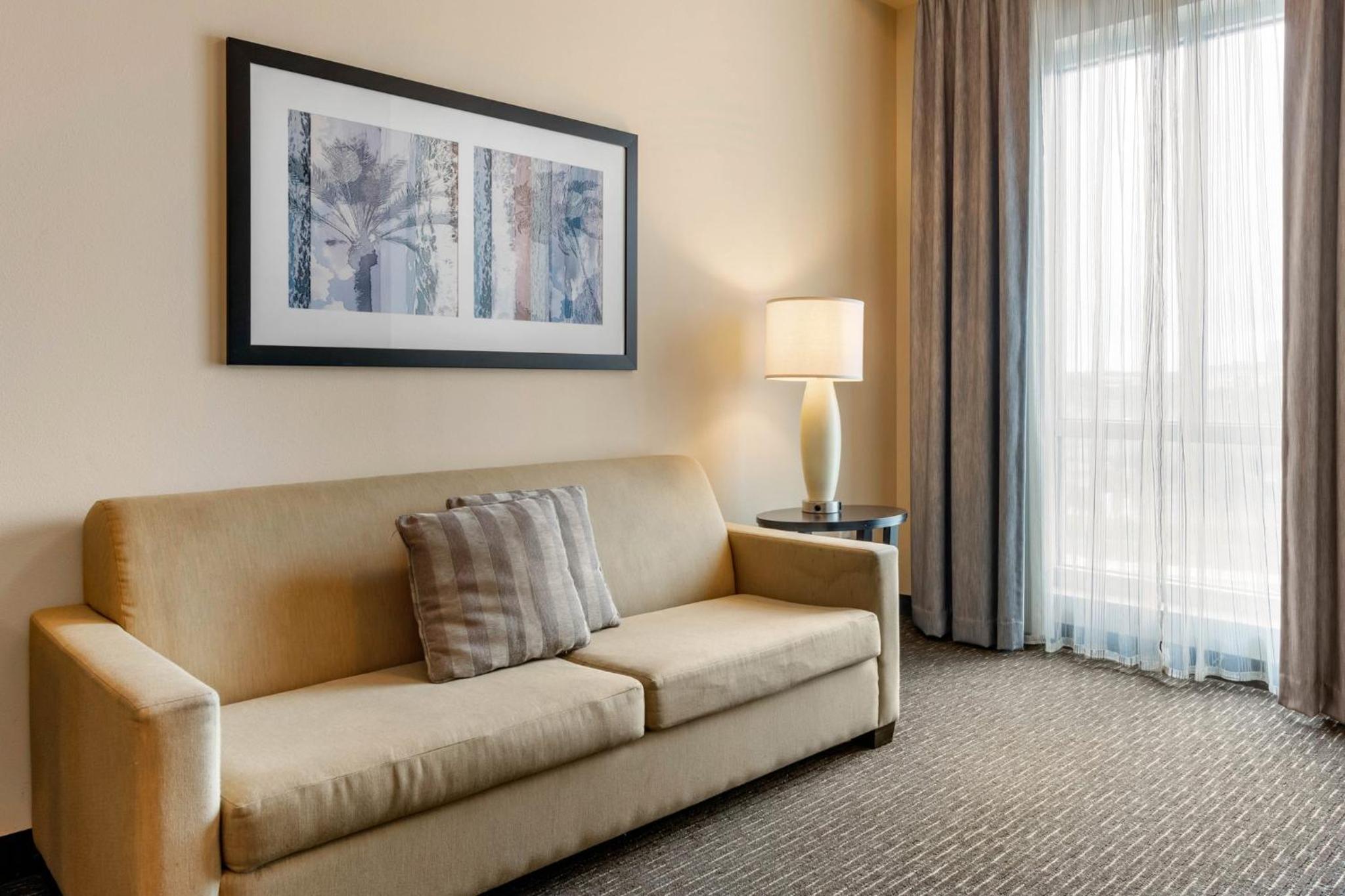 Studio Suite with King Bed - Non-Smoking - Photo 1