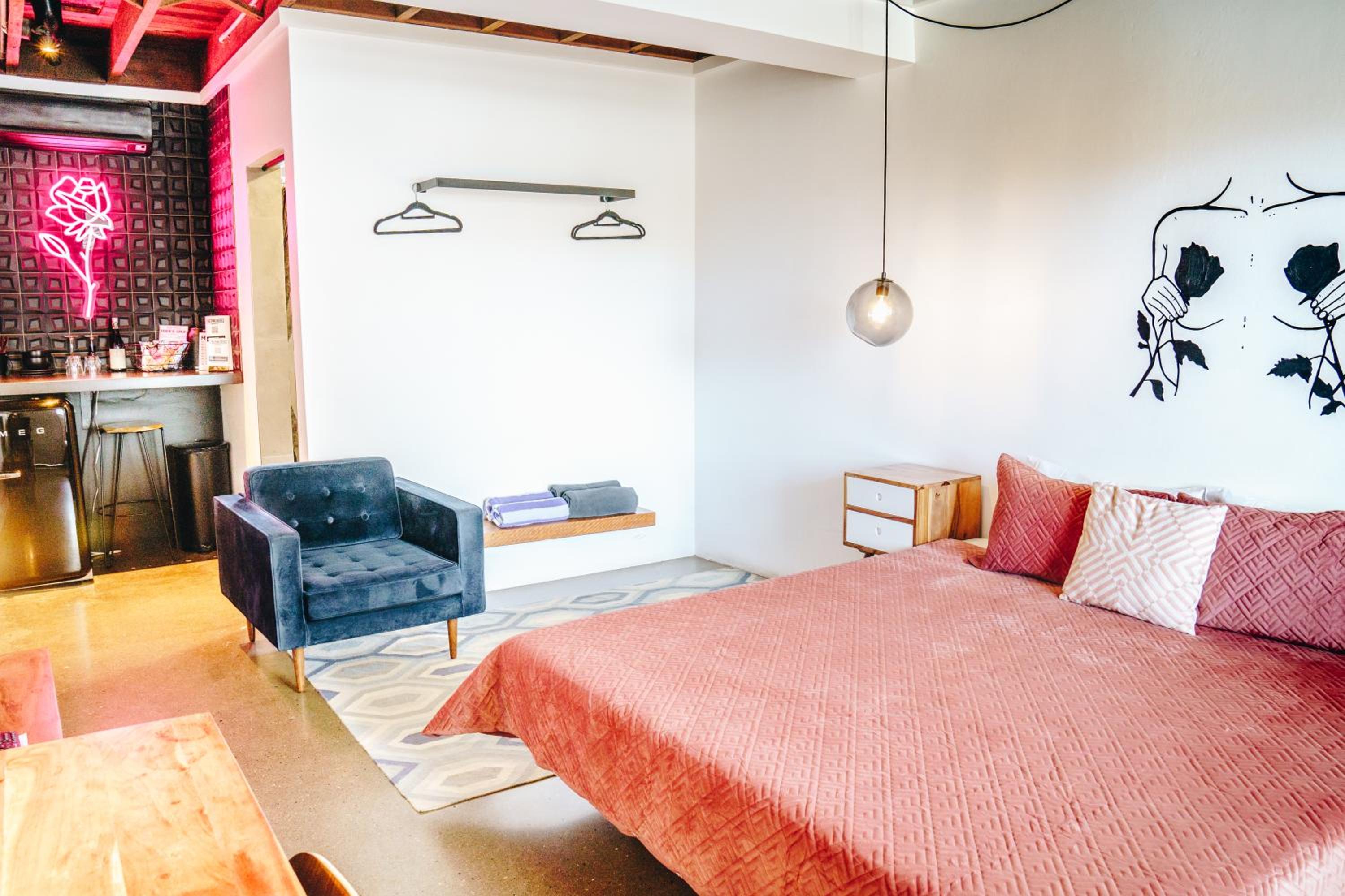 Superior King Room - Photo 4