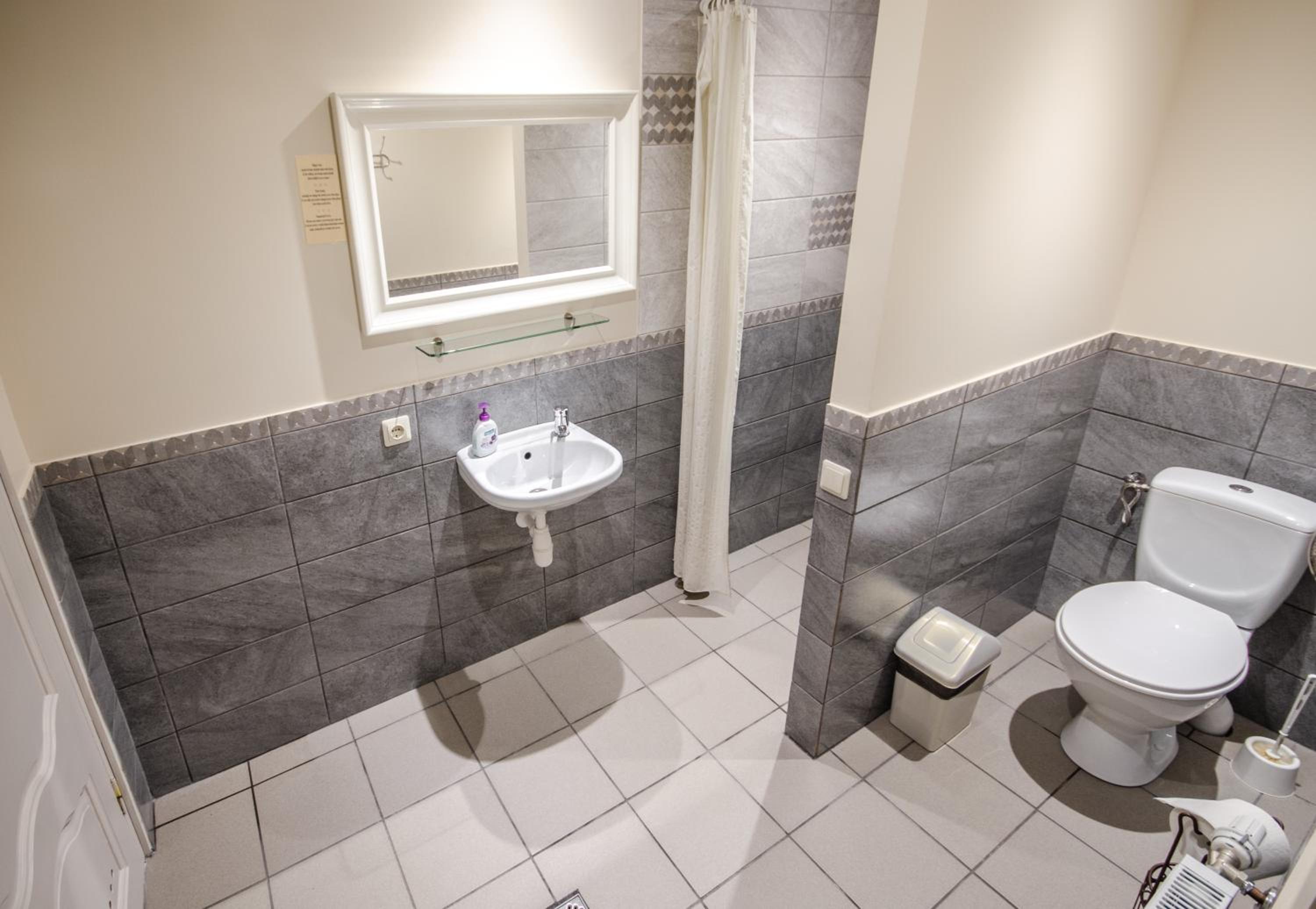 Family Room with Bathroom photo 2