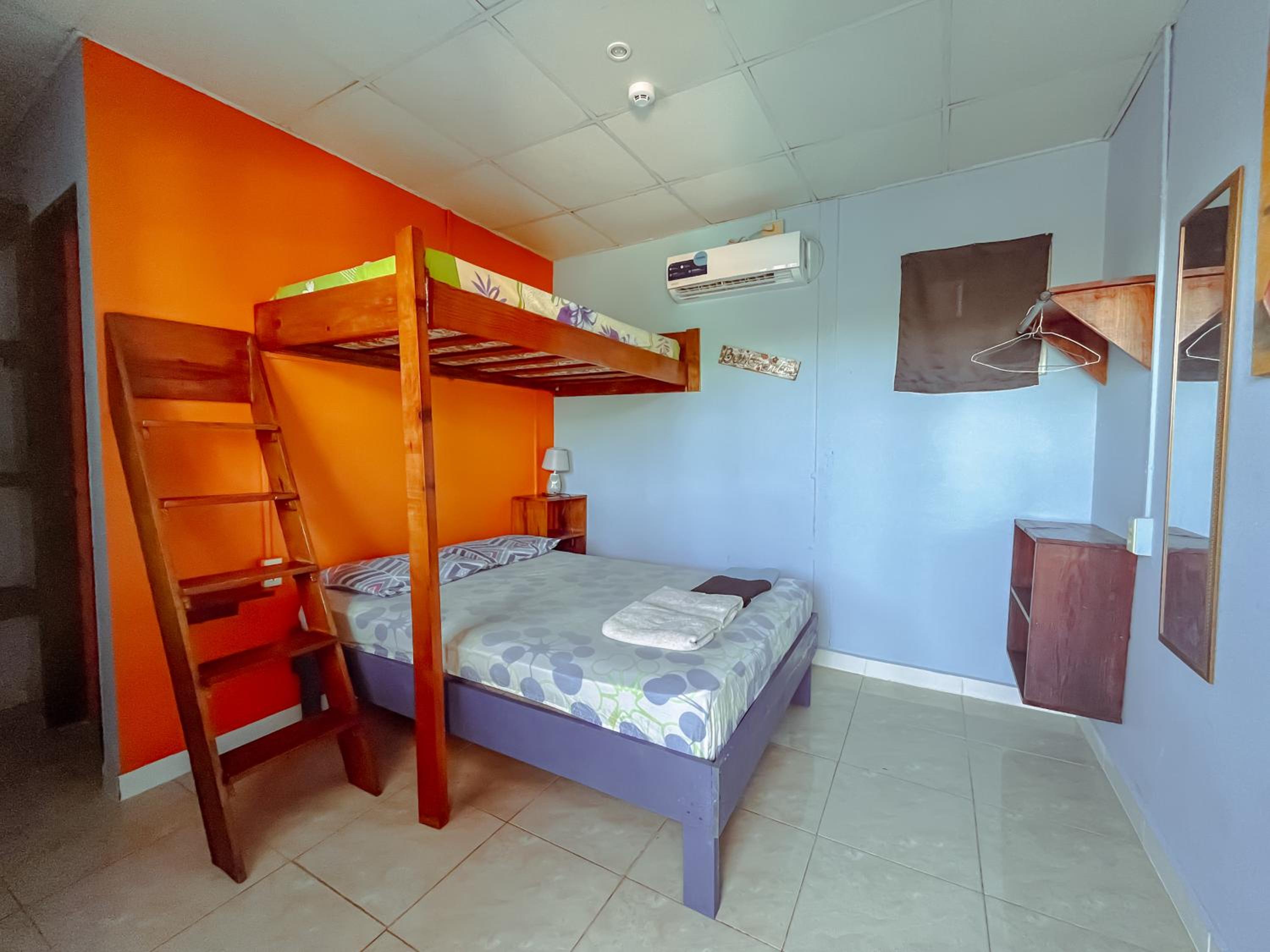 Triple Room with Private Bathroom photo 1
