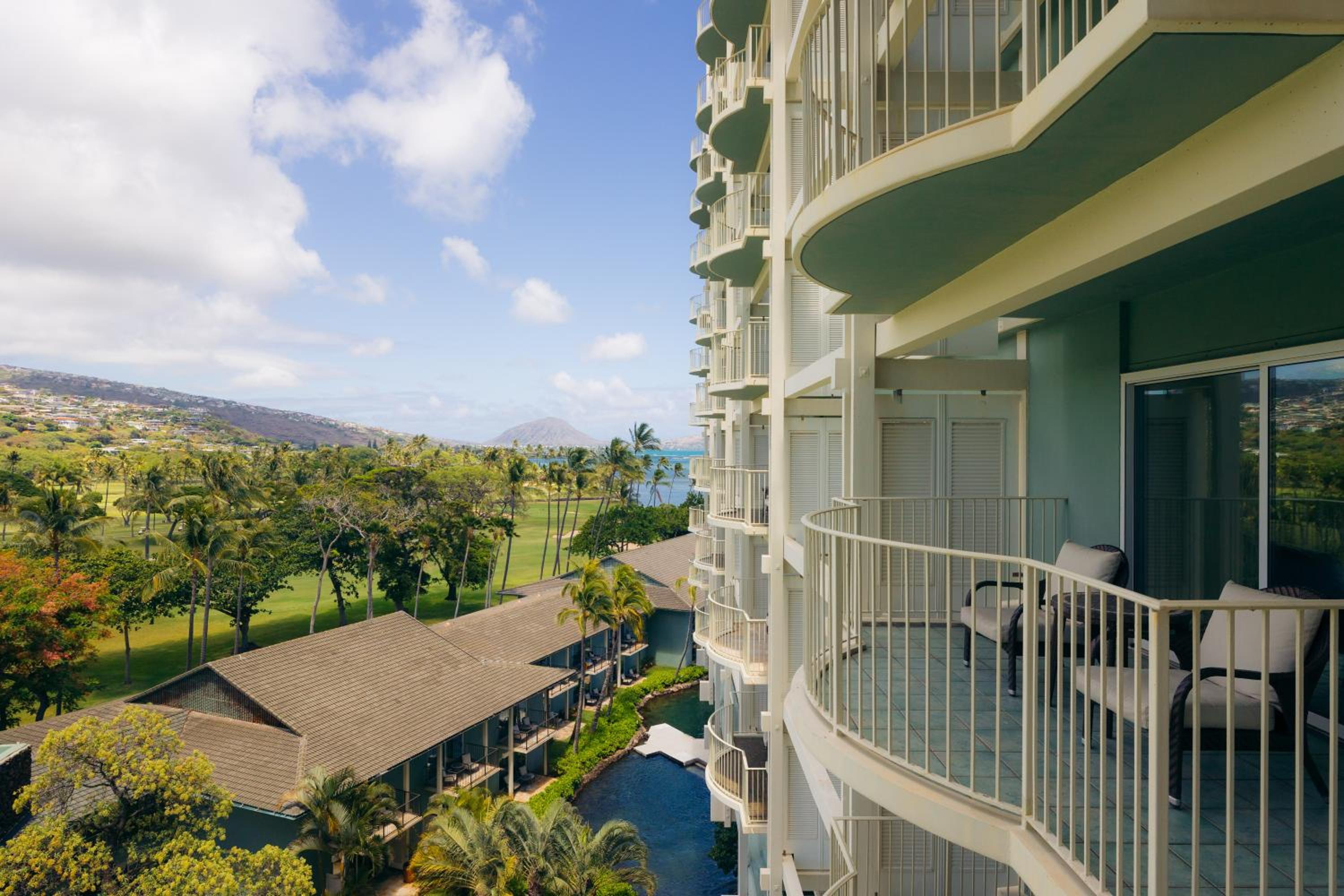 Mountain View Balcony - Photo 2