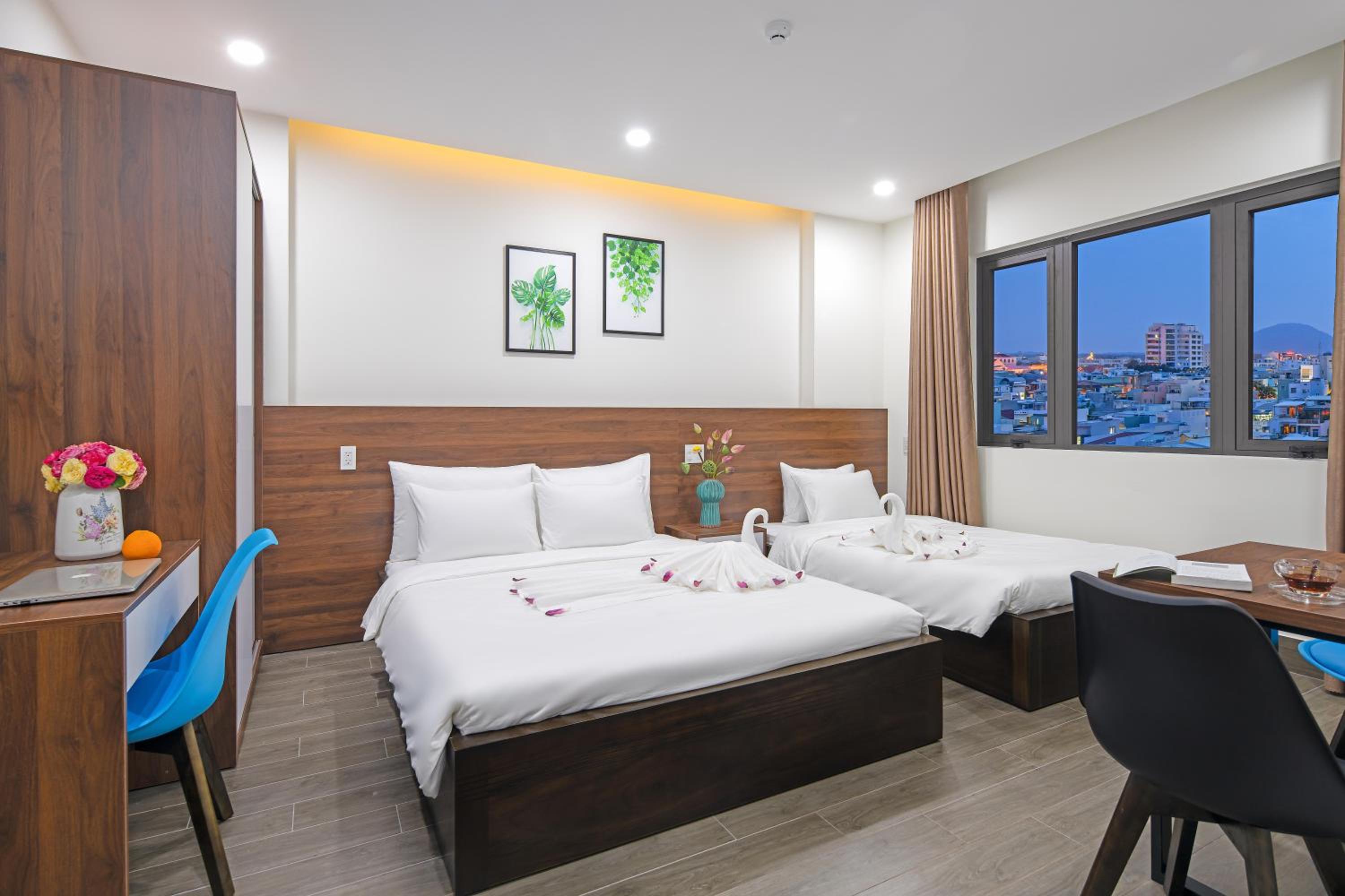 Deluxe Family Room - Photo 10