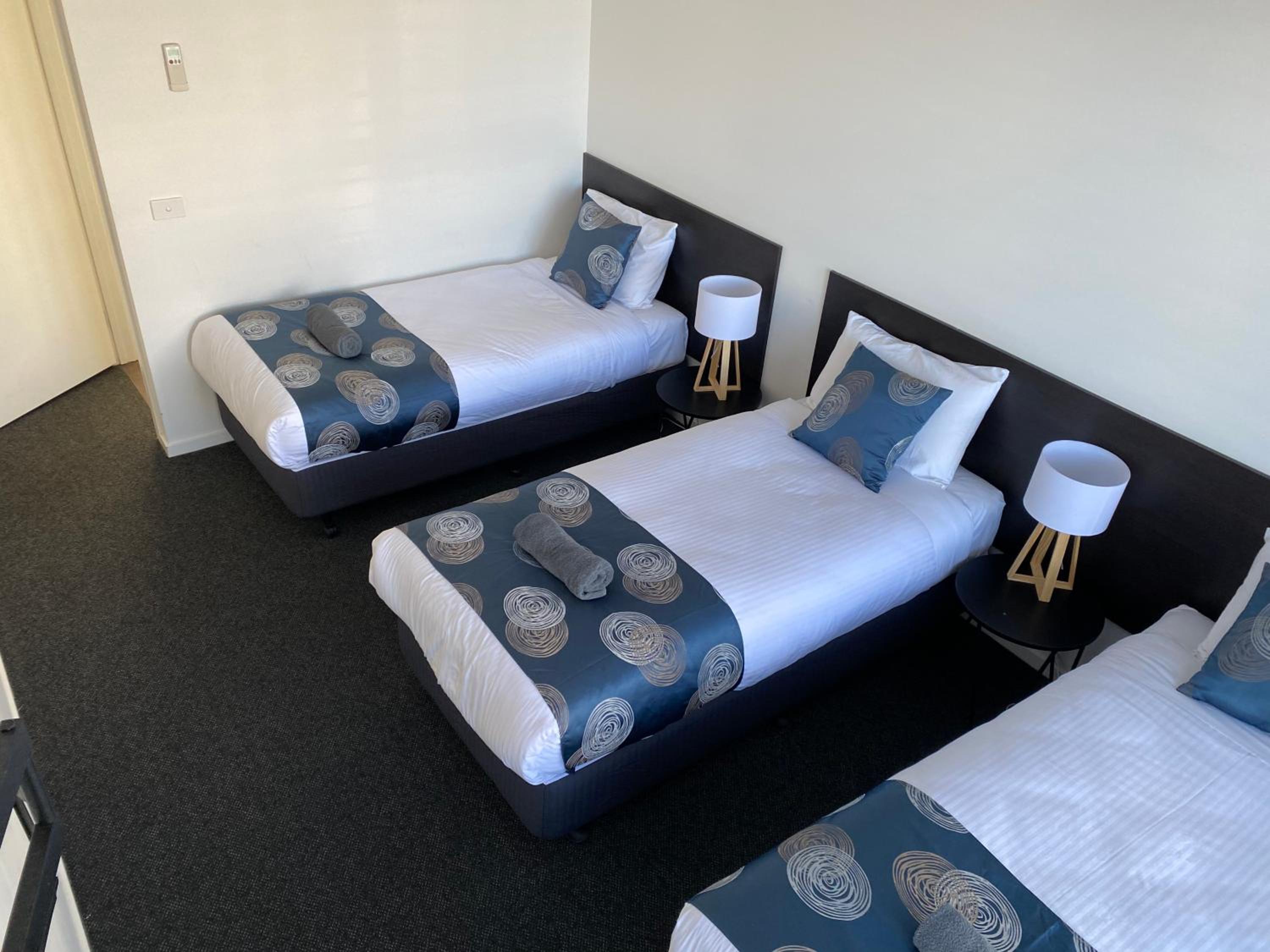 Family Room (5 Adults)