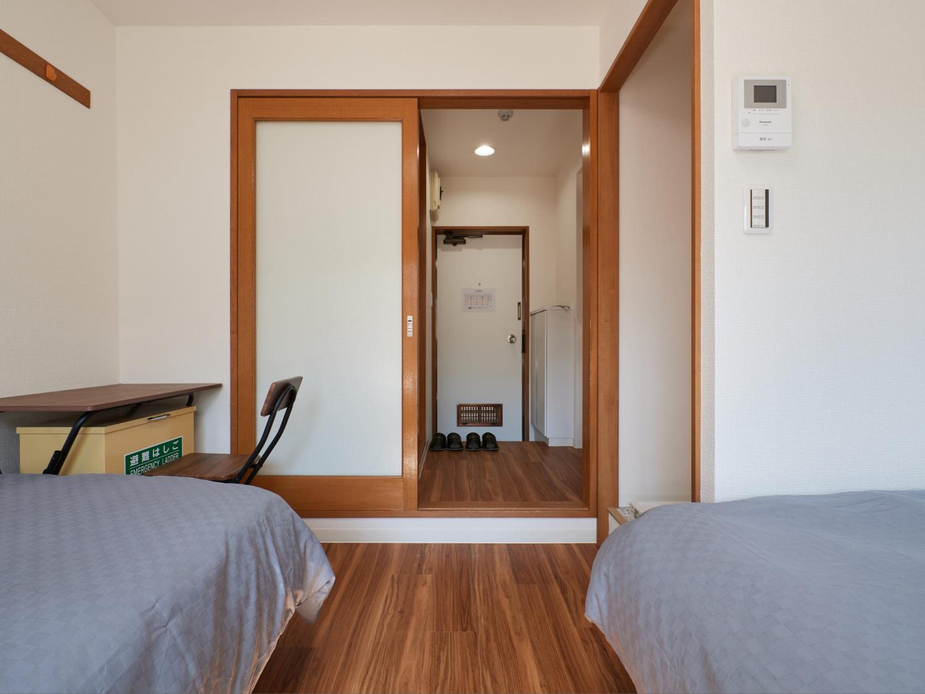Standard Twin Room photo 3