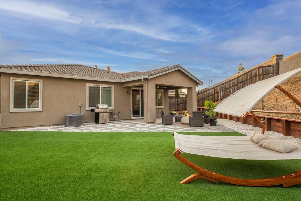 Four-Bedroom House photo 2