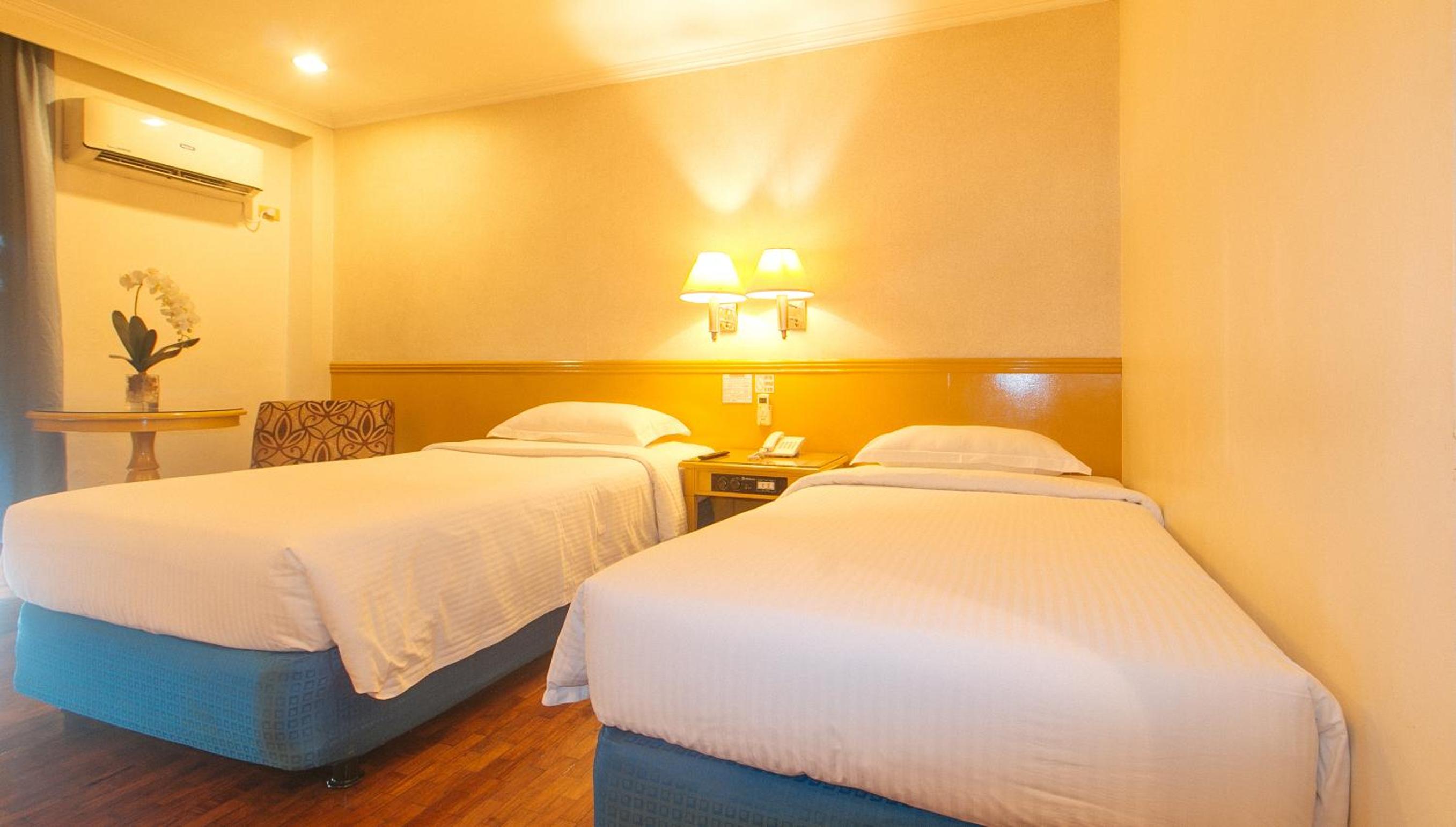 Deluxe Twin Room - Photo 8