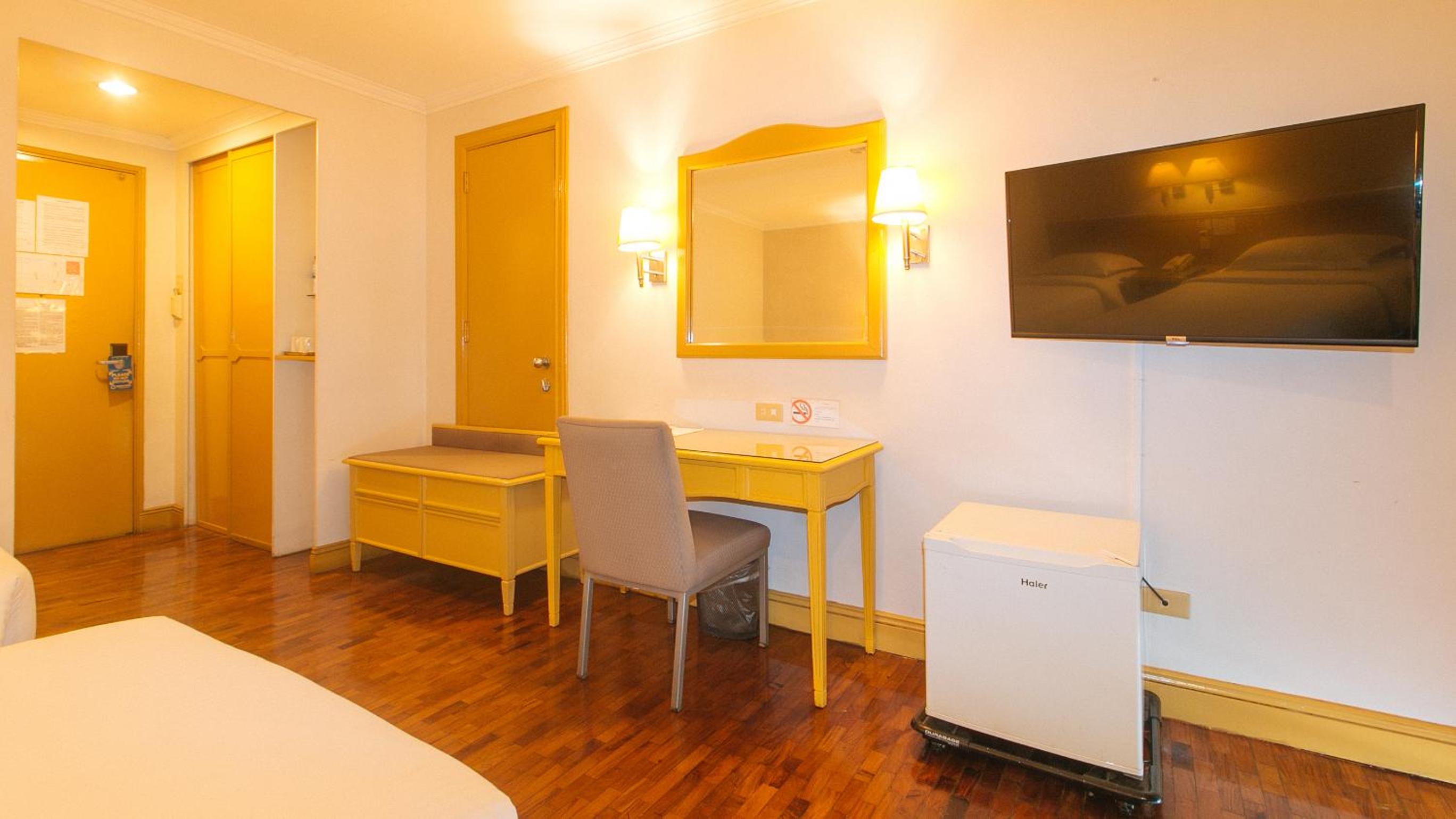 Deluxe Twin Room - Photo 11